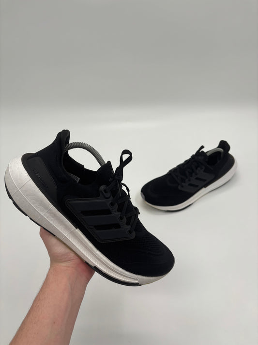 ADIDAS ULTRABOOST
