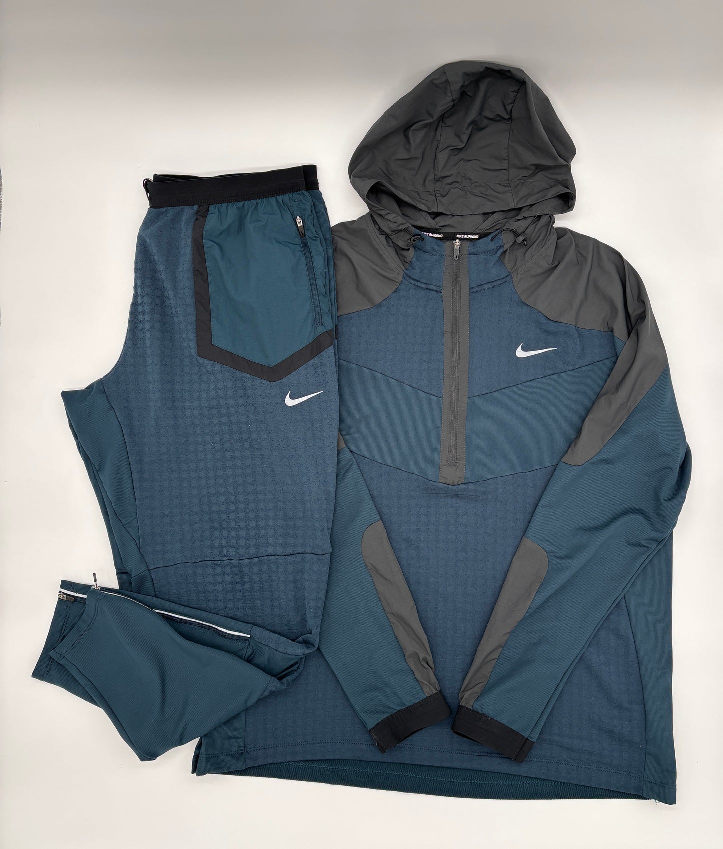 NIKE TRACKSUIT