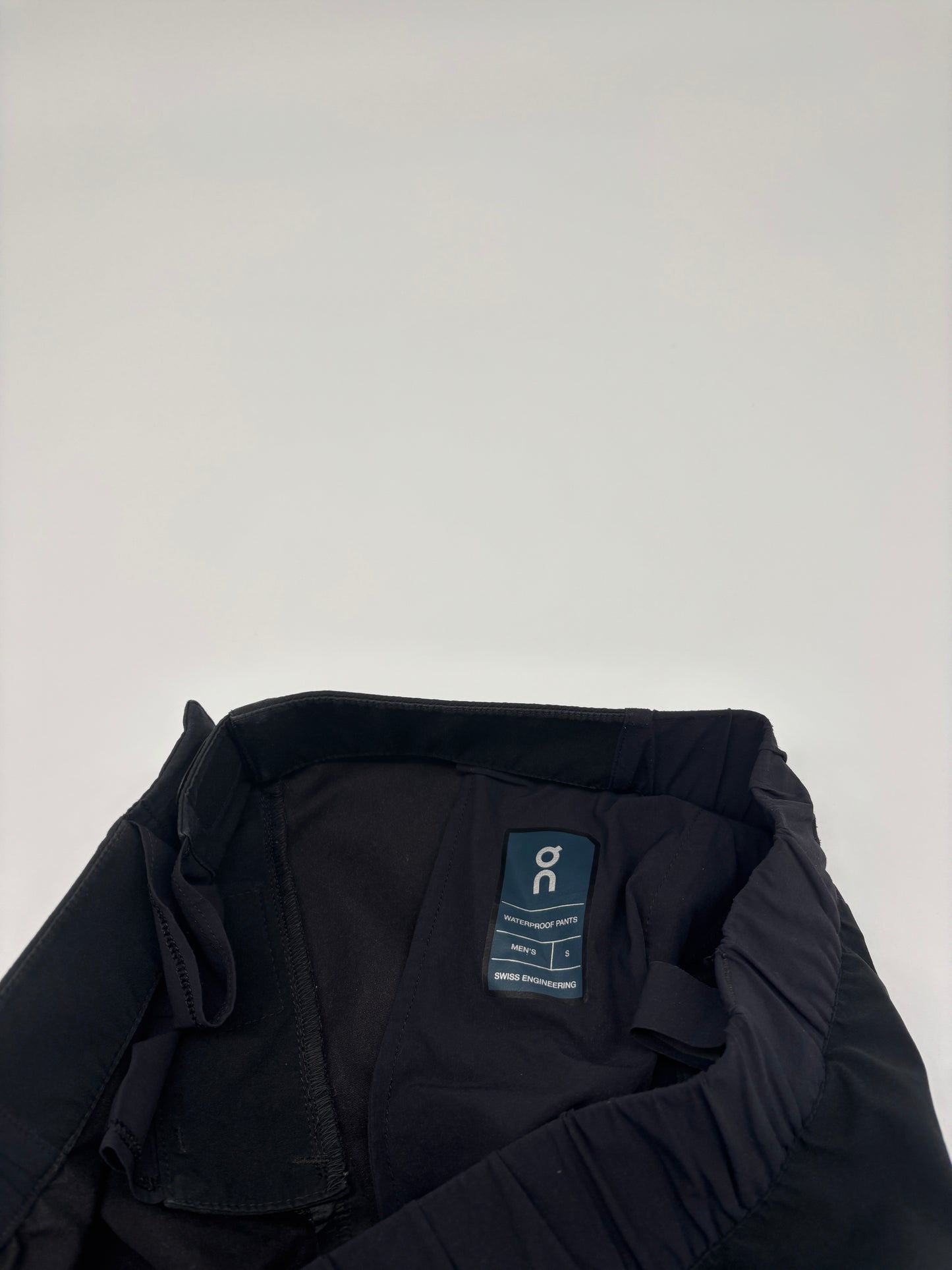 ON RUNNING WATERPROOF PANTS