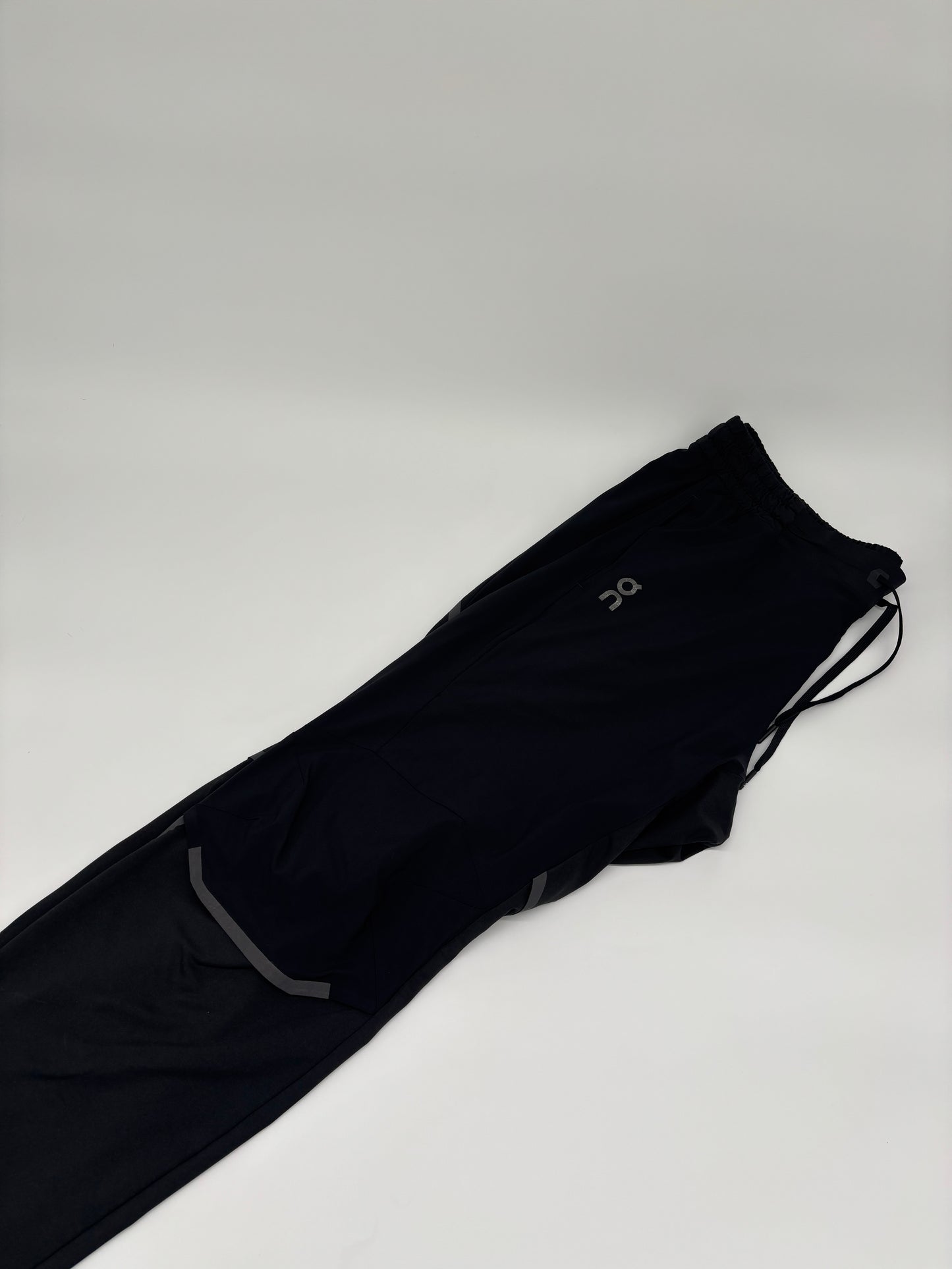 ON RUNNING PANTS