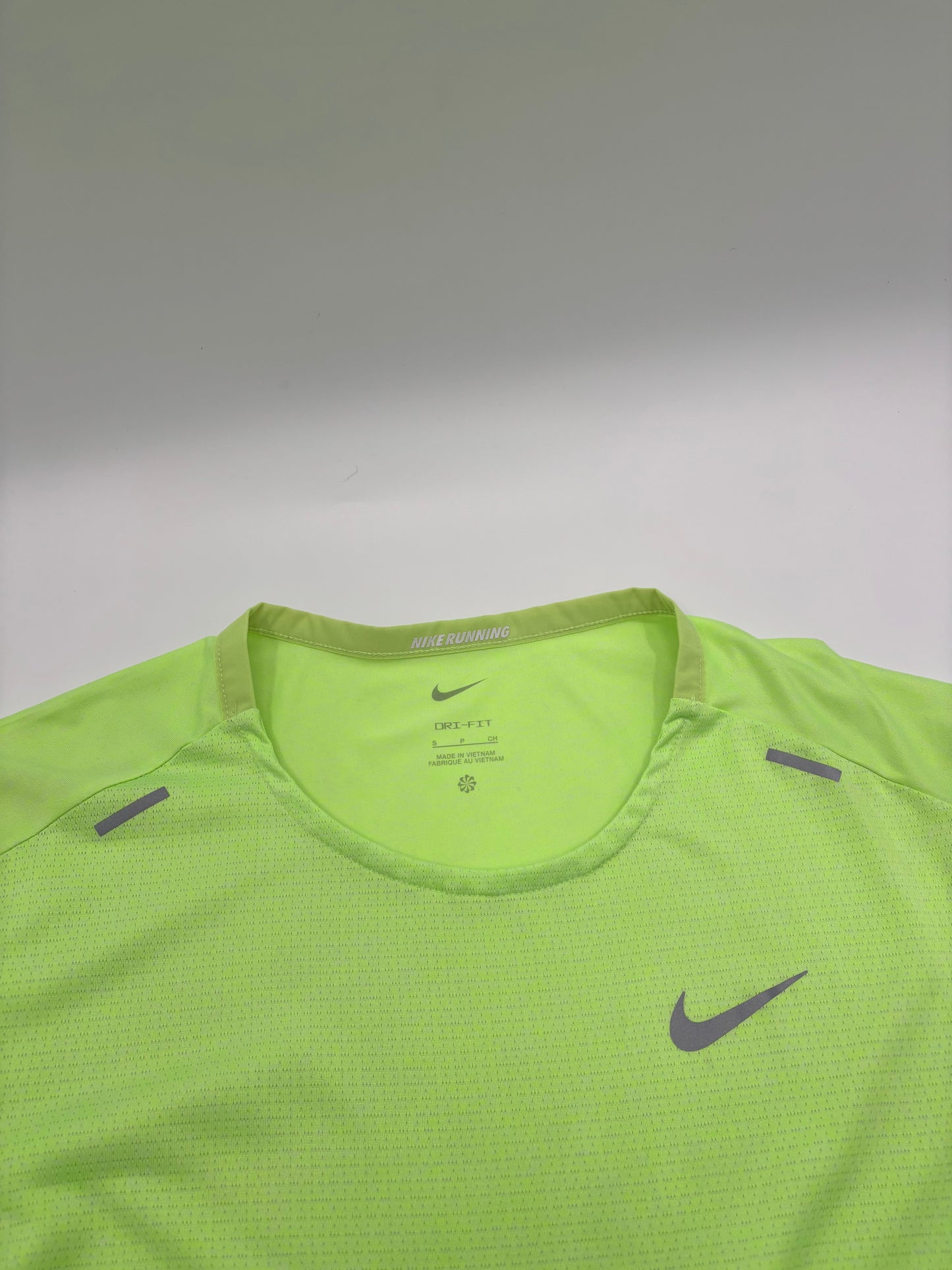 NIKE T-SHIRT