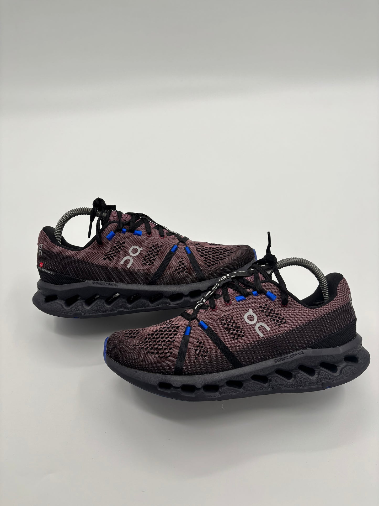 ON RUNNING TRAINERS