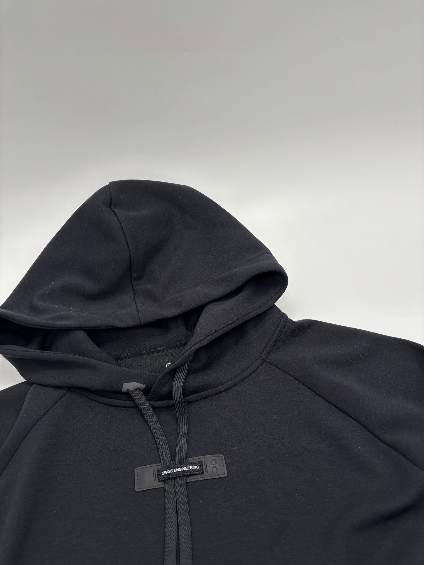 ON RUNNING TRACKSUIT