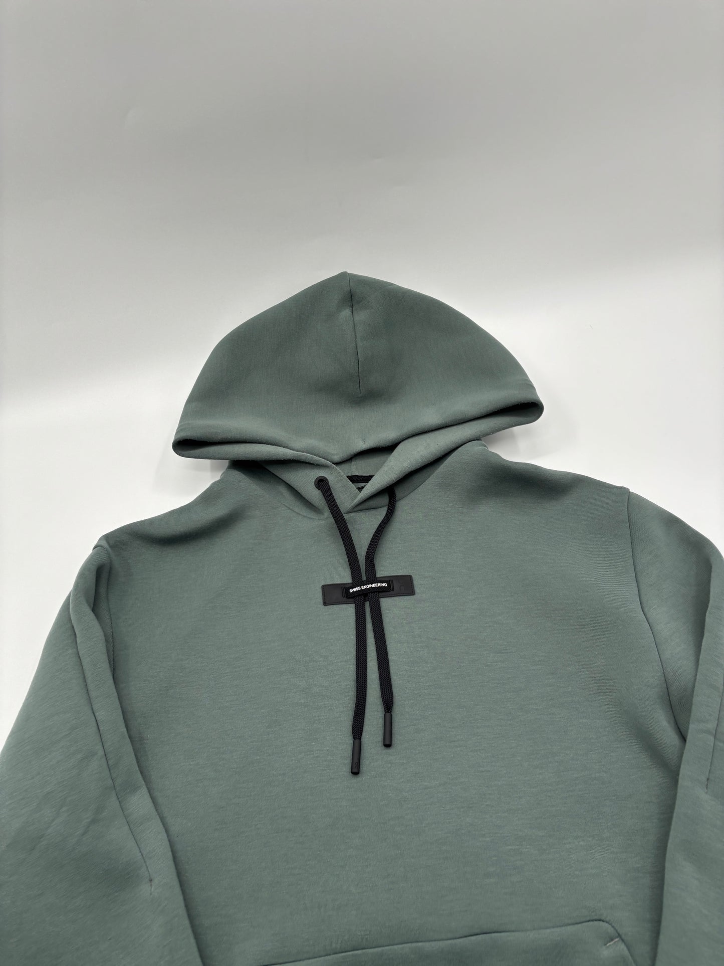ON RUNNING FOCUS TECH HOODIE