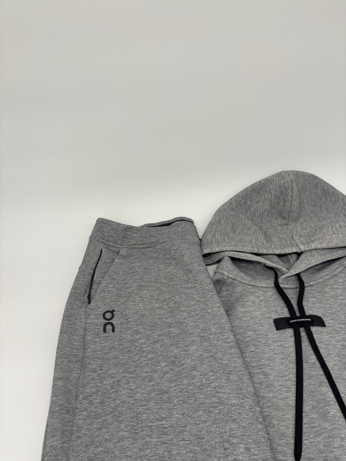ON RUNNING TRACKSUIT