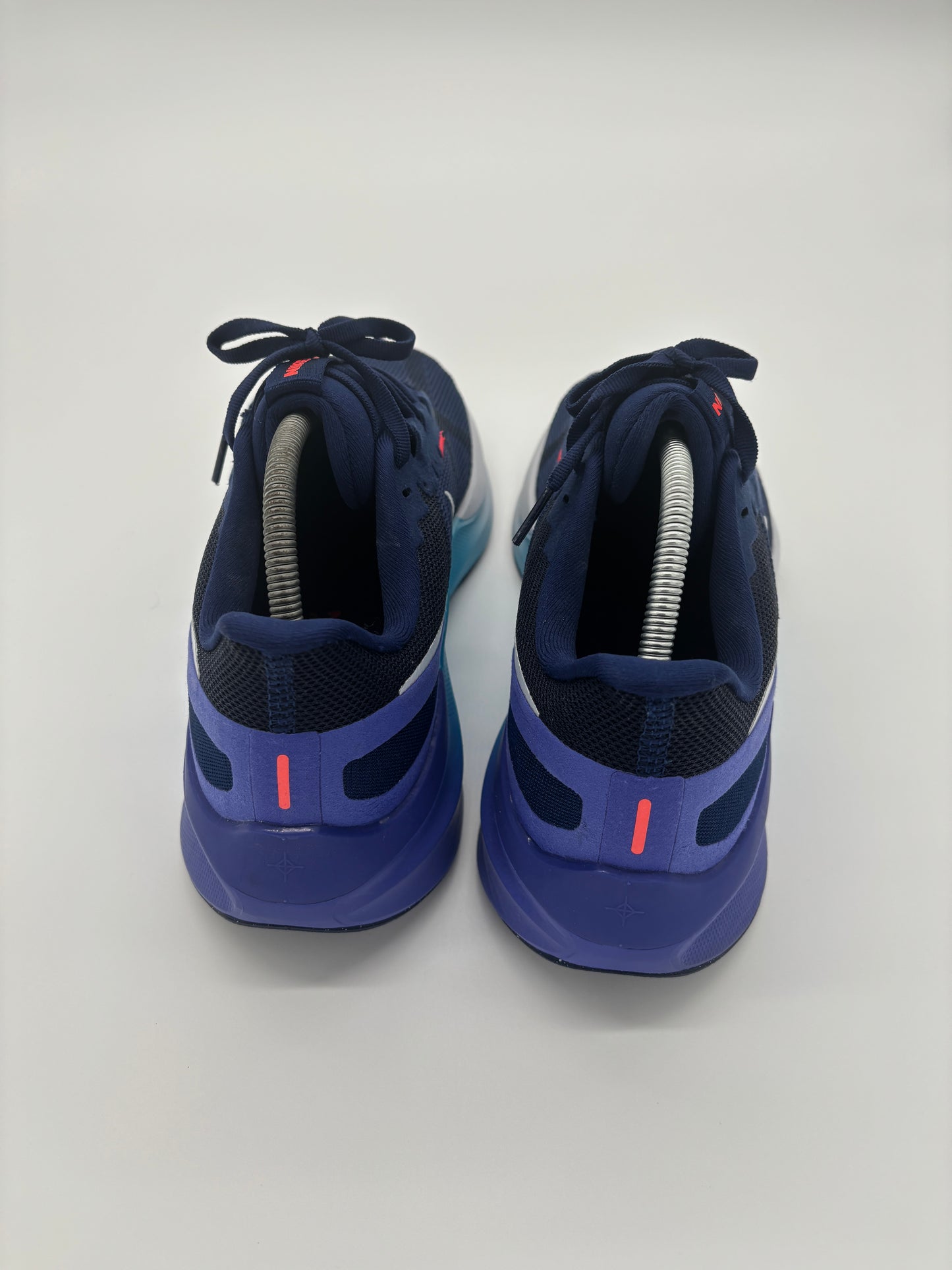 NIKE TRAINERS