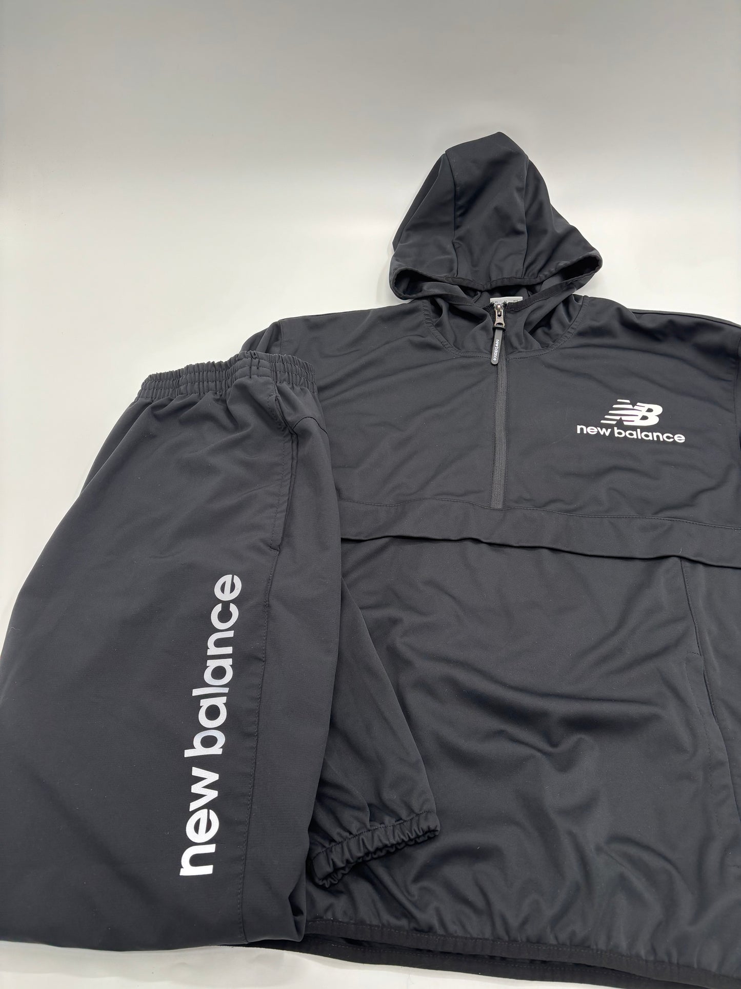 NEW BALANCE TRACKSUIT