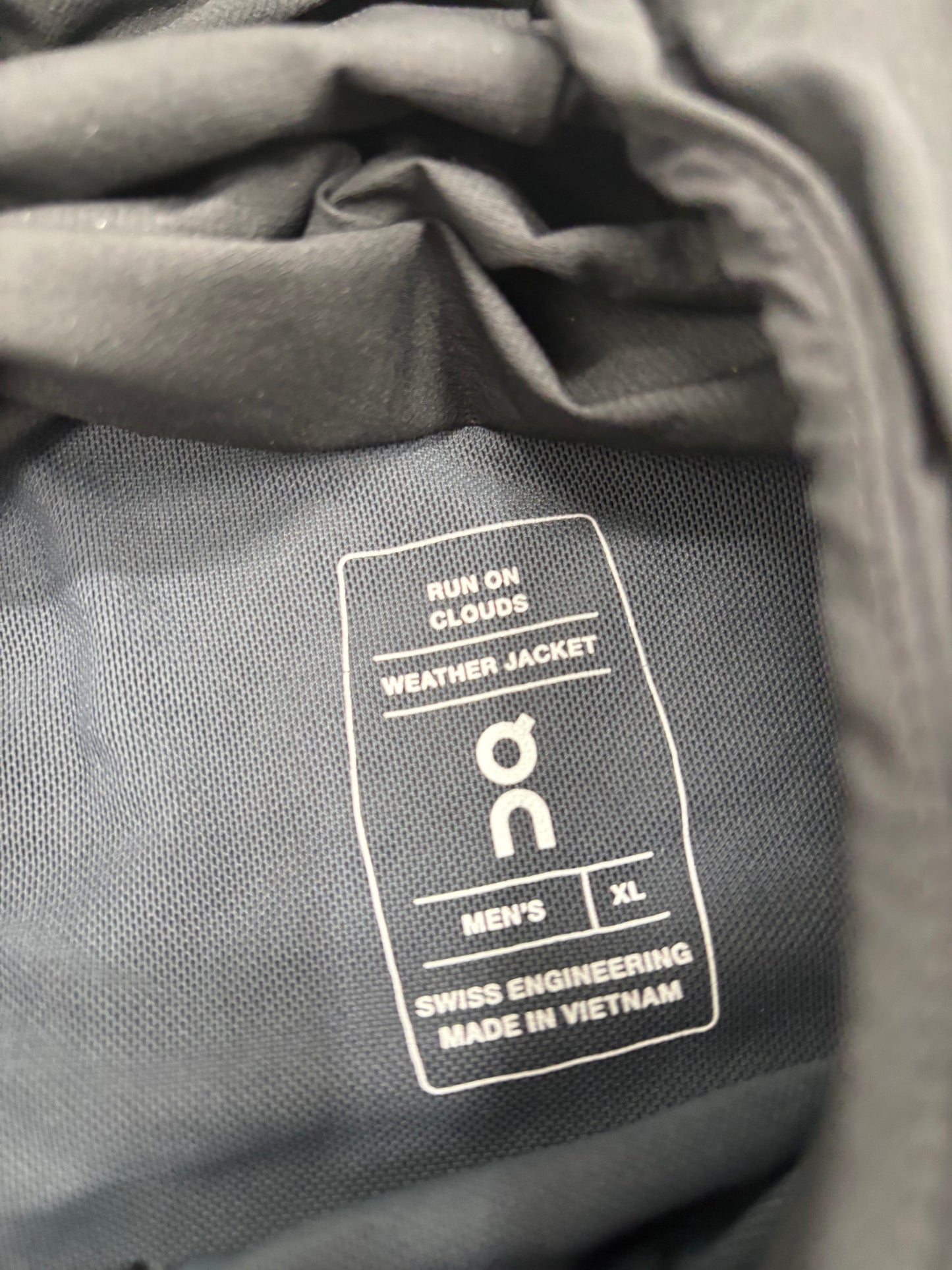 ON RUNNING TRACKSUIT