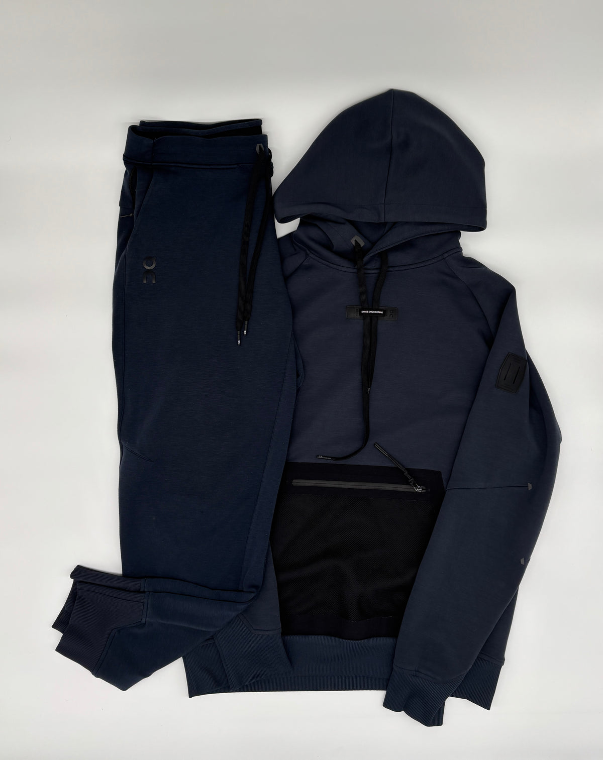 ON RUNNING TRACKSUIT