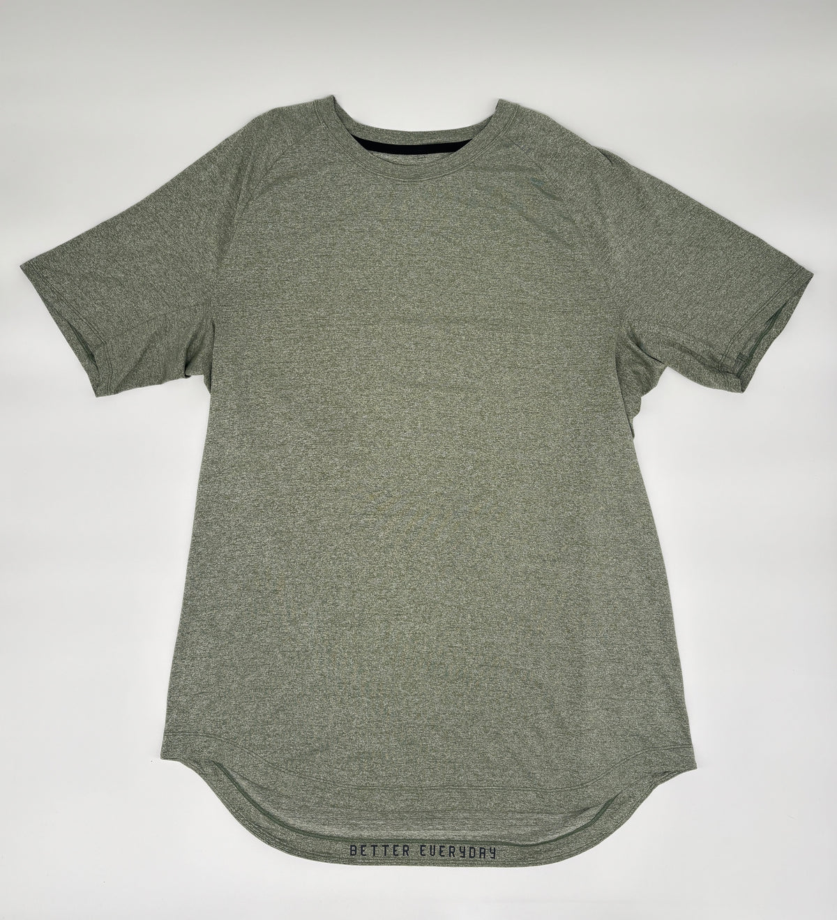 LULULEMON T-SHIRT