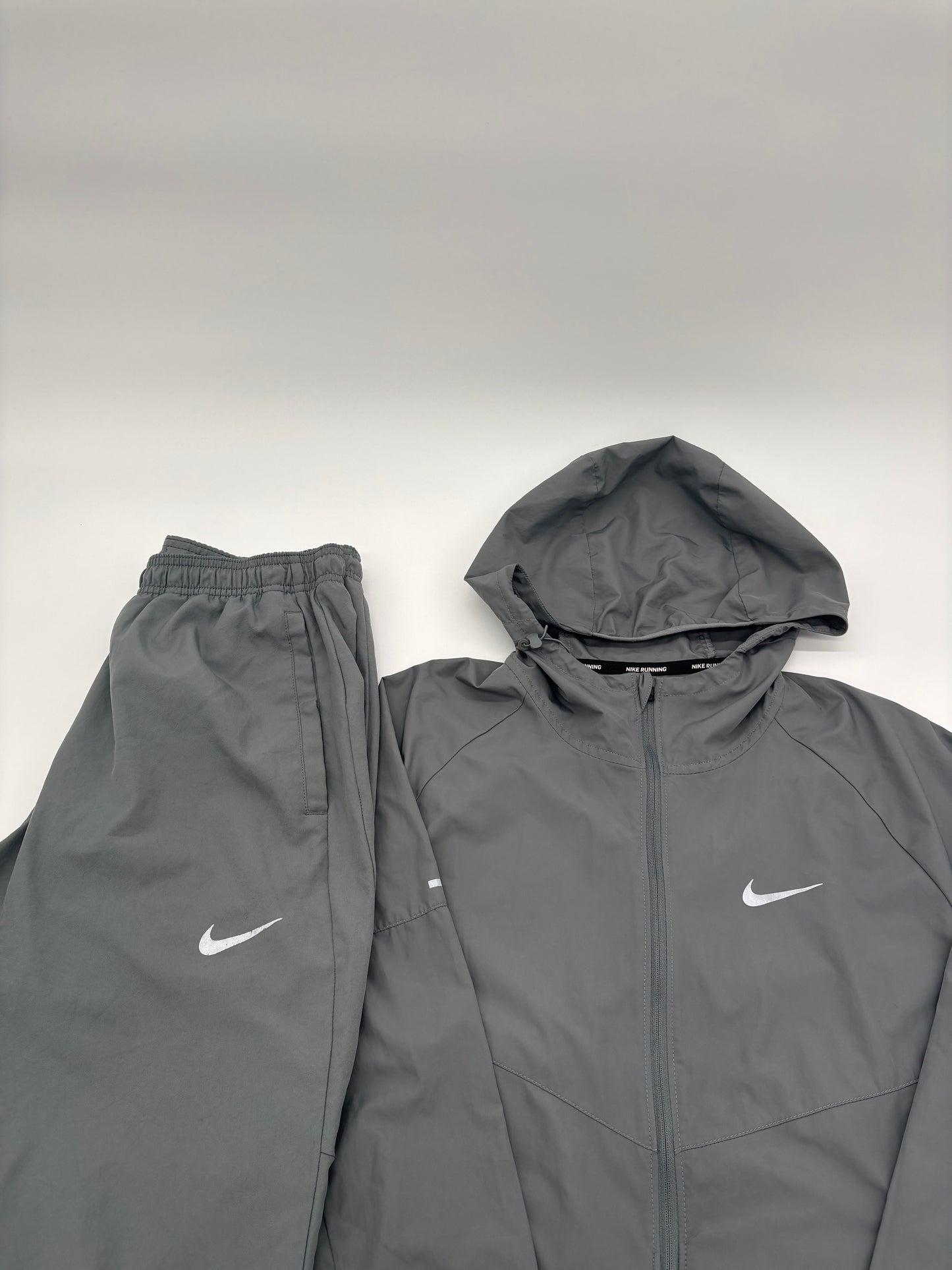 NIKE TRACKSUIT