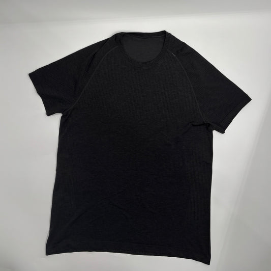 LULULEMON T-SHIRT