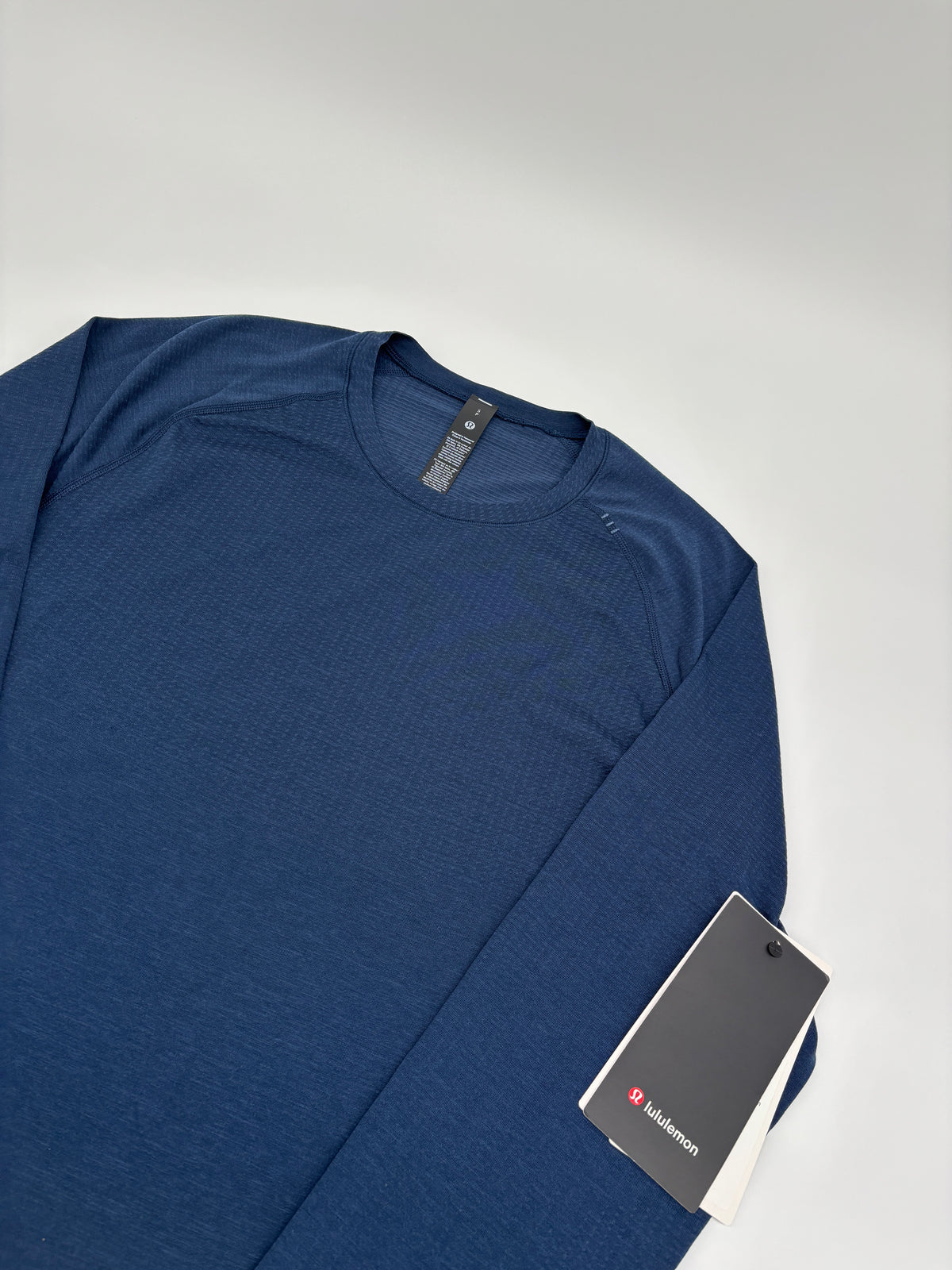 LULULEMON LONG SLEEVED TOP
