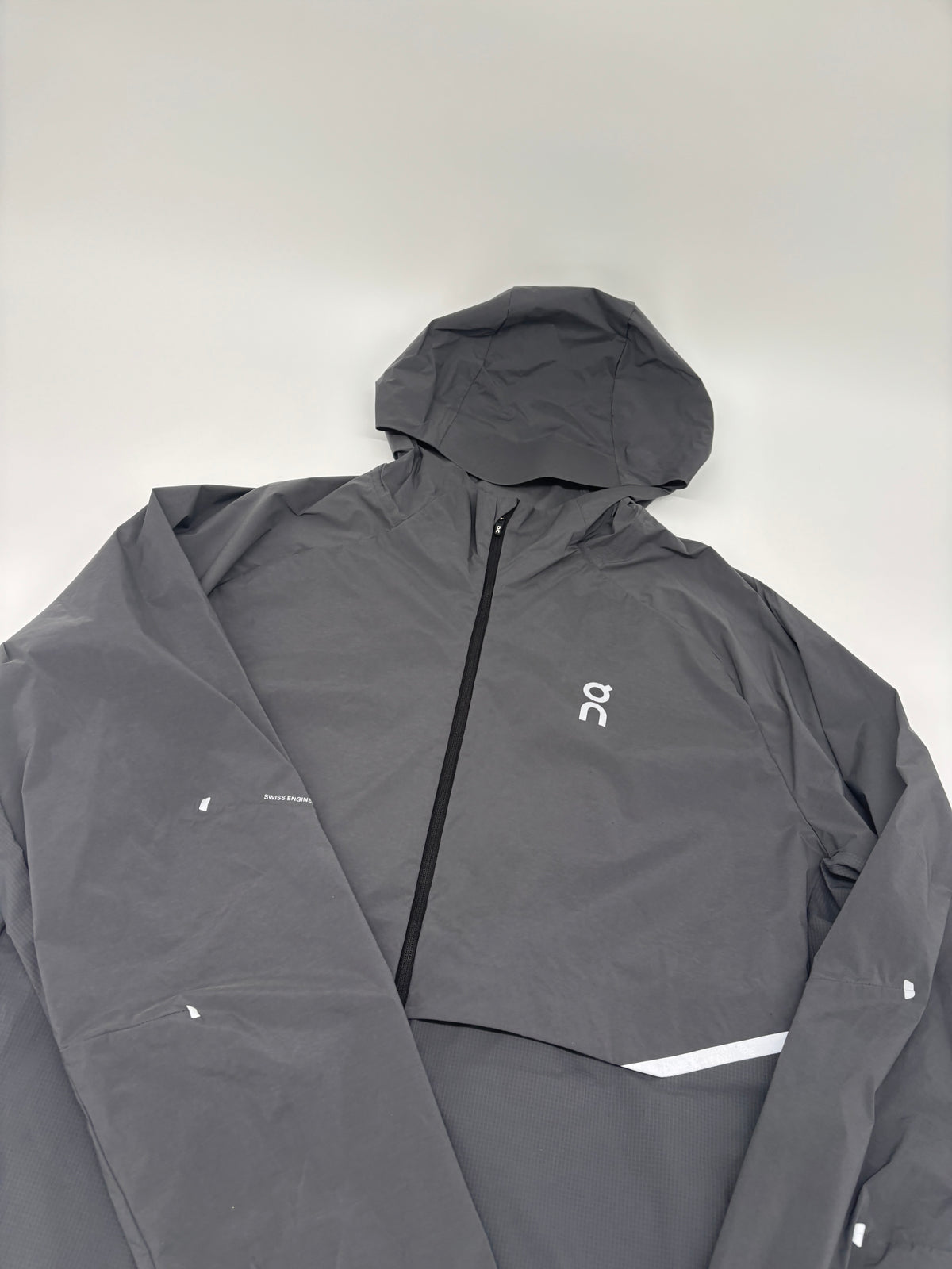 ON RUNNING JACKET