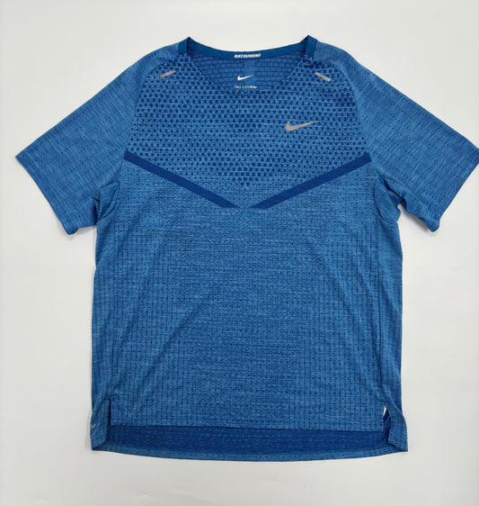 NIKE T-SHIRT