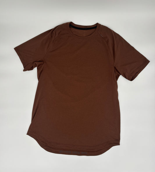 LULULEMON T-SHIRT