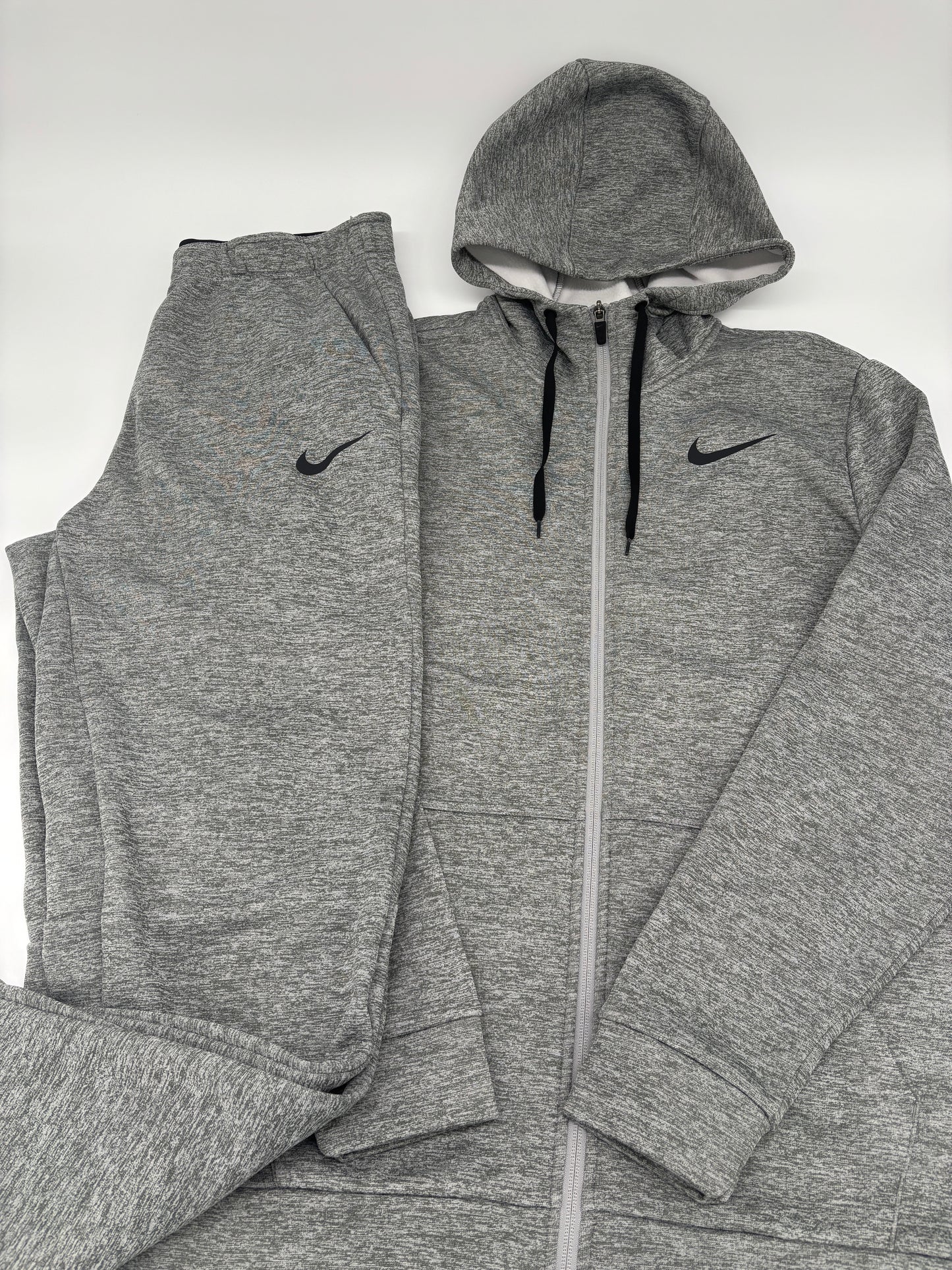 NIKE TRACKSUIT