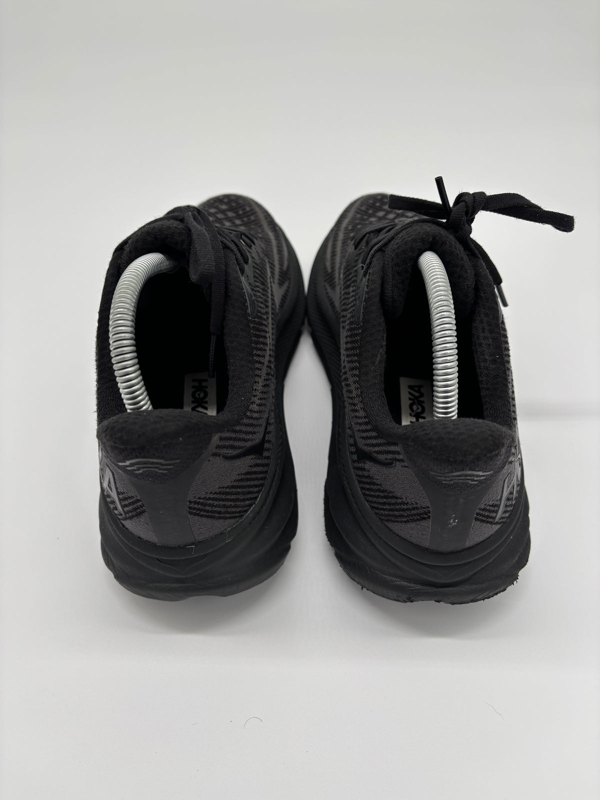 HOKA TRAINERS