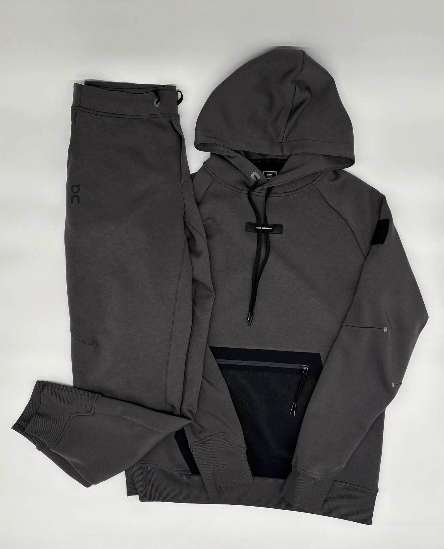 ON RUNNING TRACKSUIT