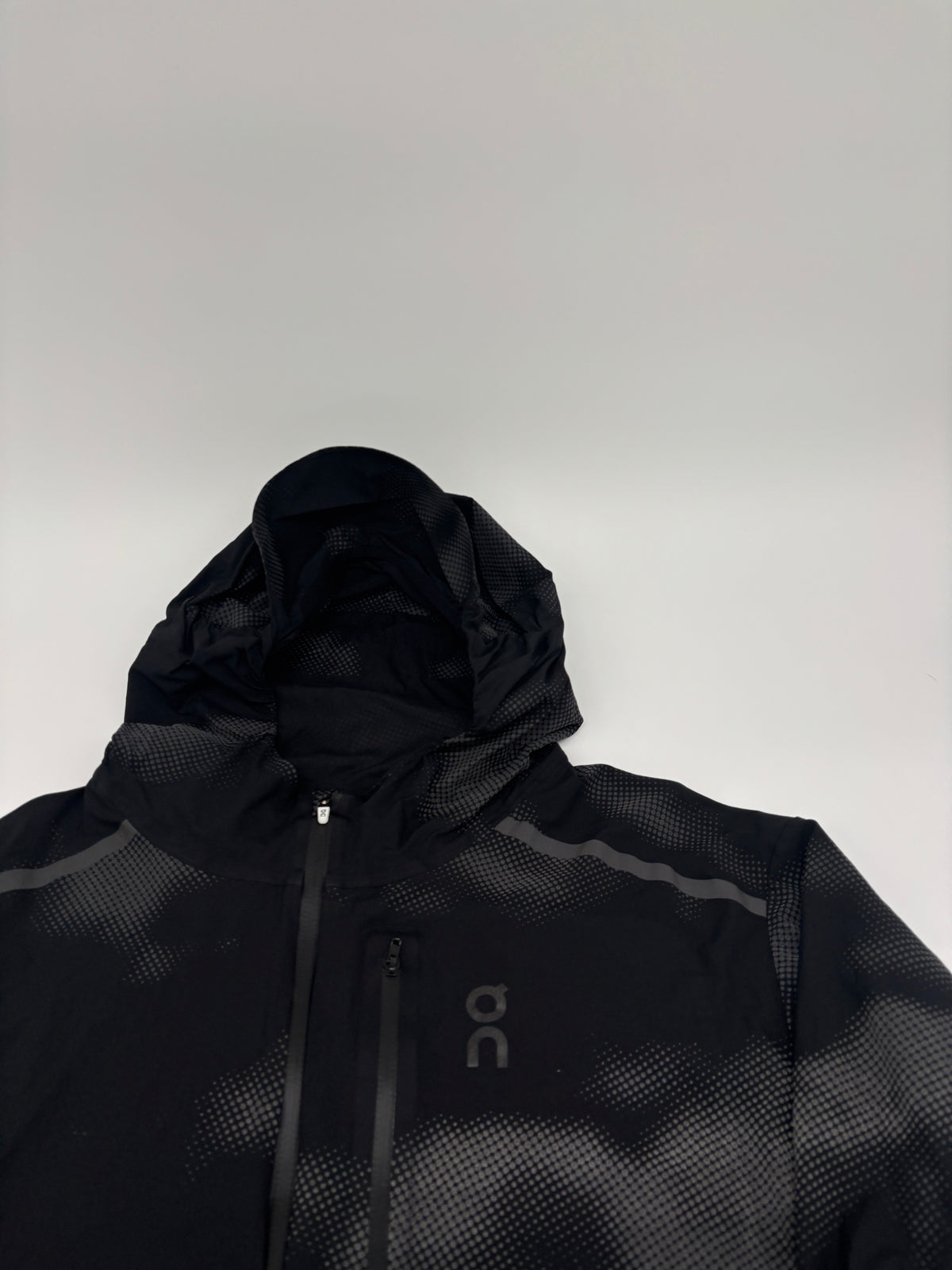 ON RUNNING JACKET