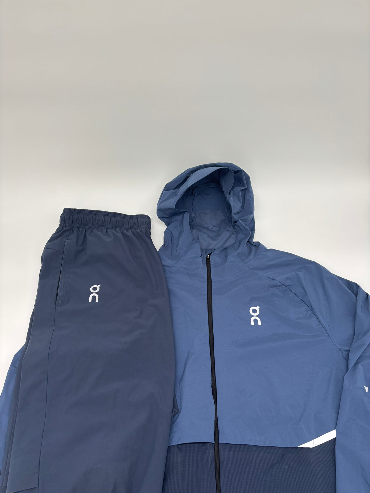 ON RUNNING TRACKSUIT