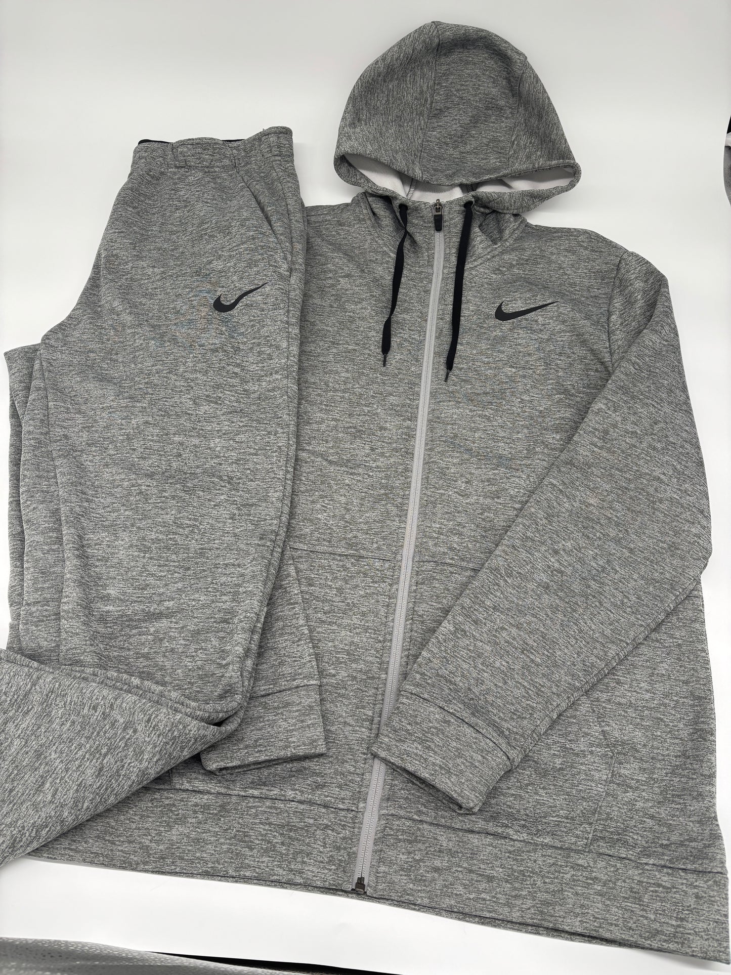 NIKE TRACKSUIT