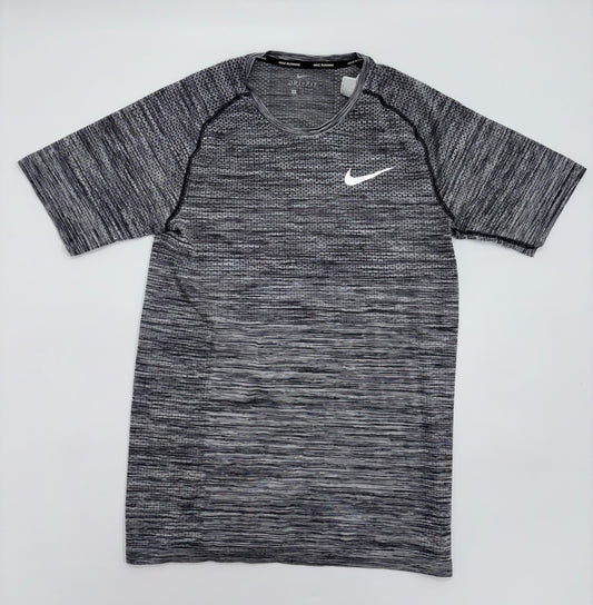 NIKE TECHKNIT T-SHIRT
