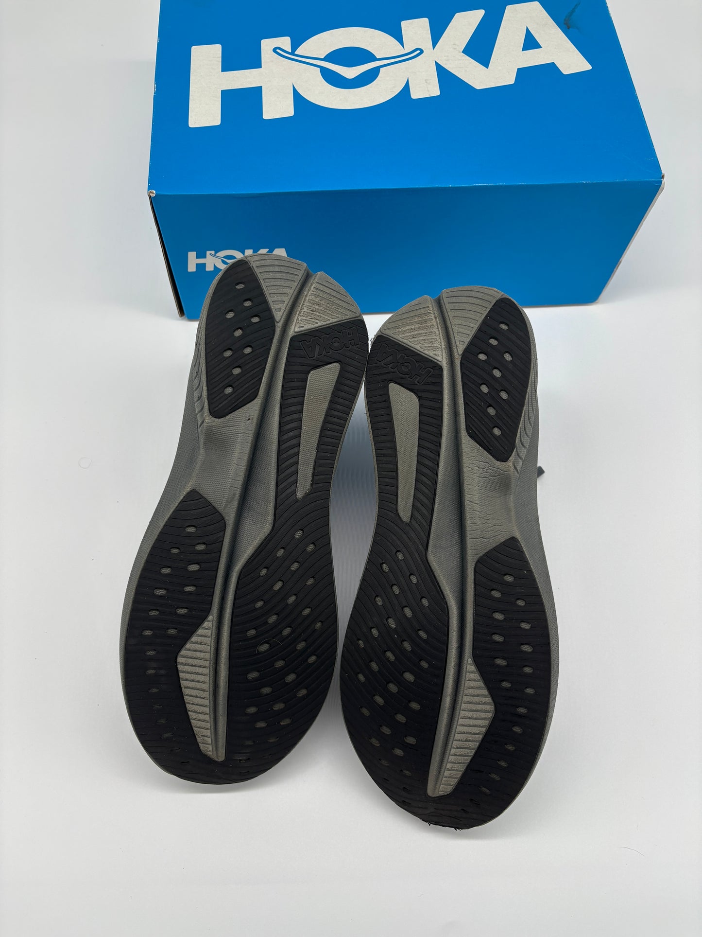 HOKA TRAINERS