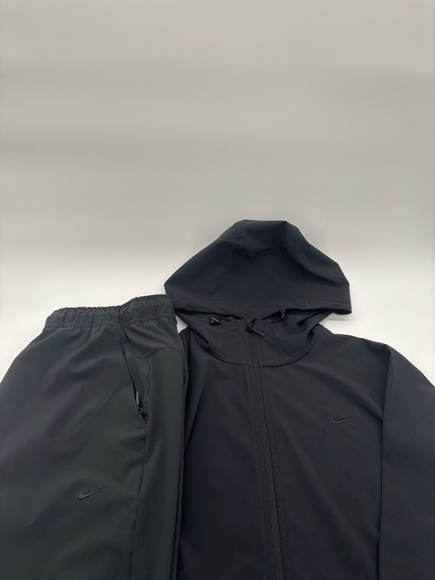 NIKE TRACKSUIT