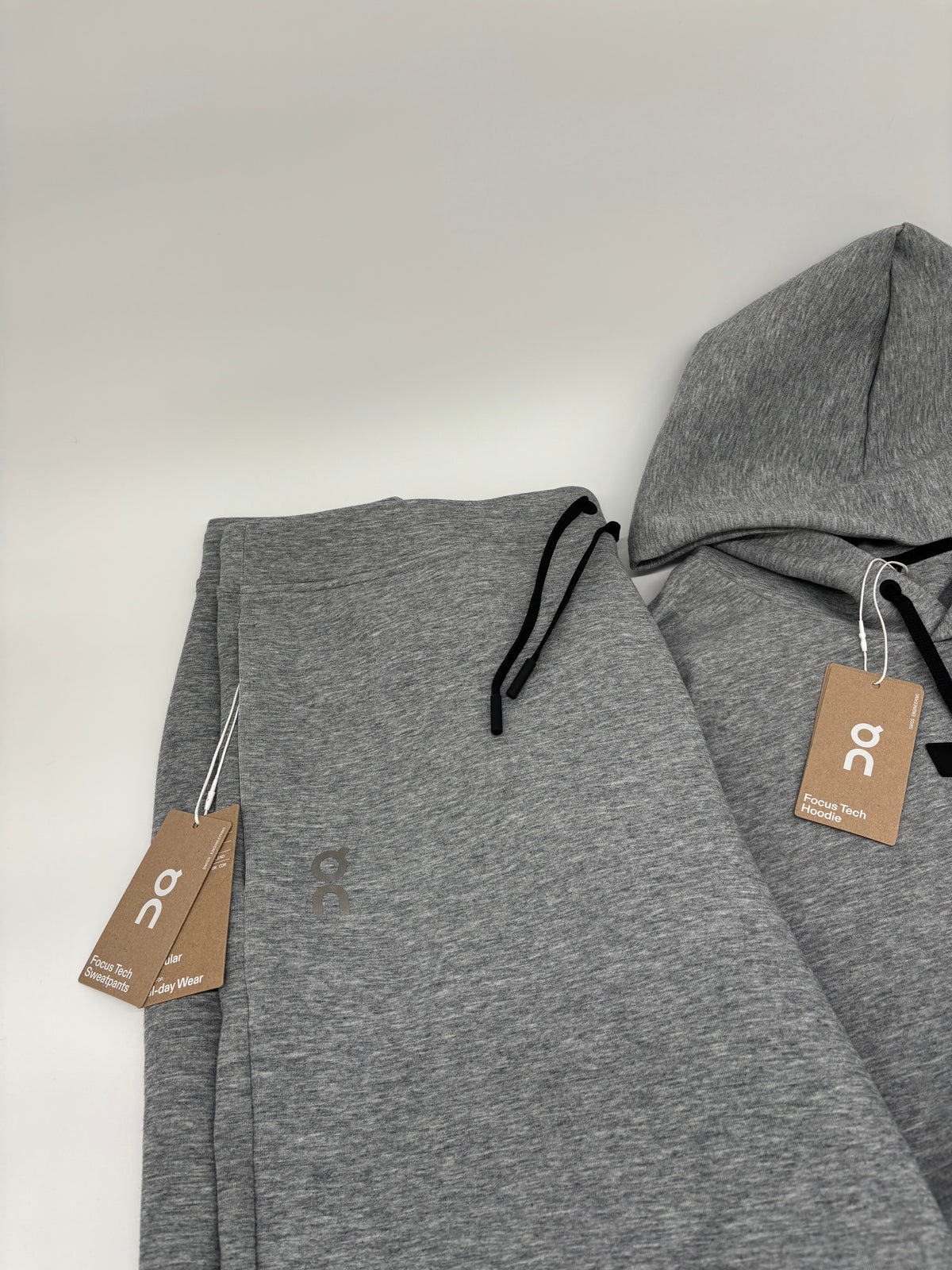 ON RUNNING TRACKSUIT