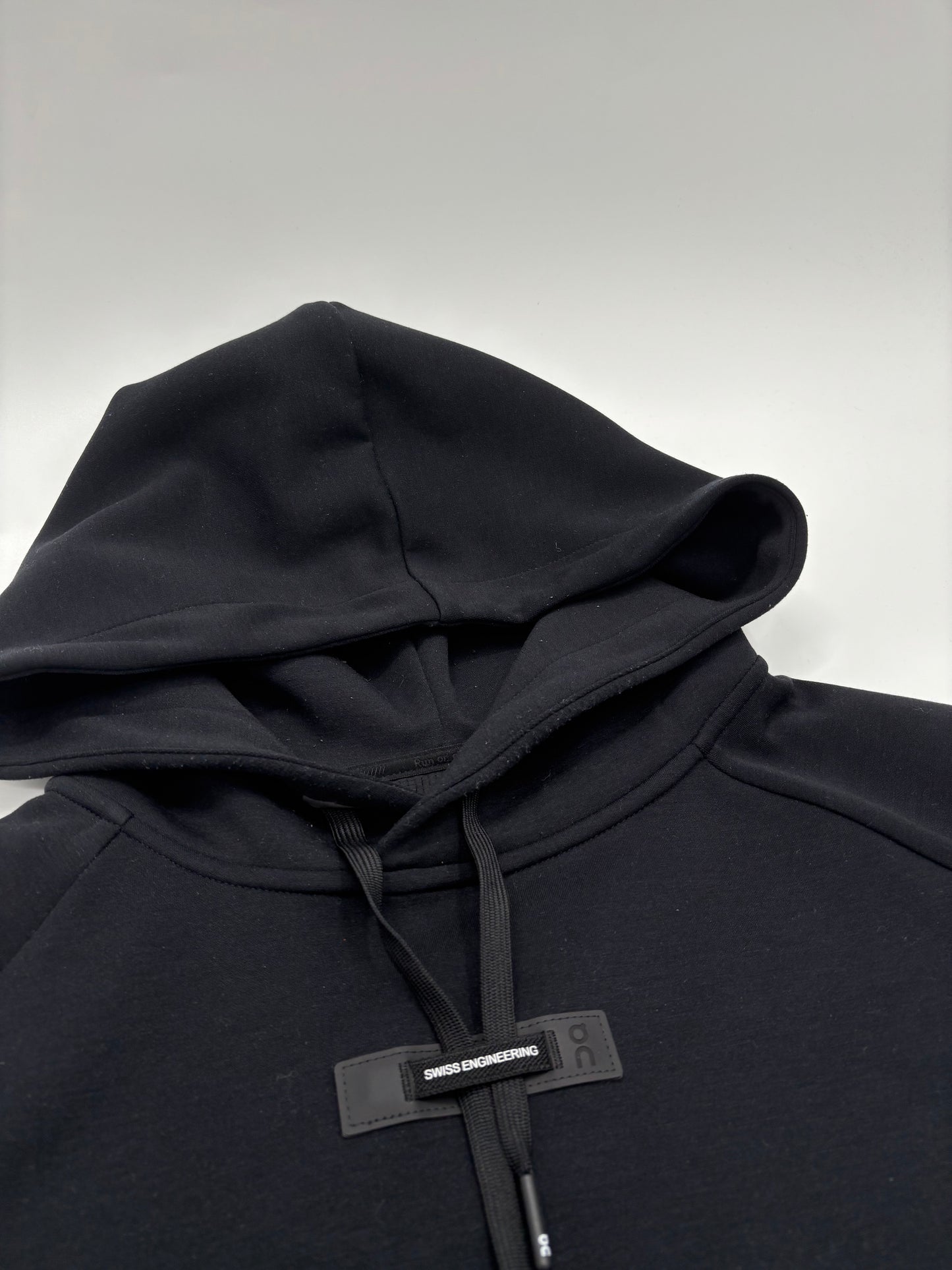 ON RUNNING TRACKSUIT