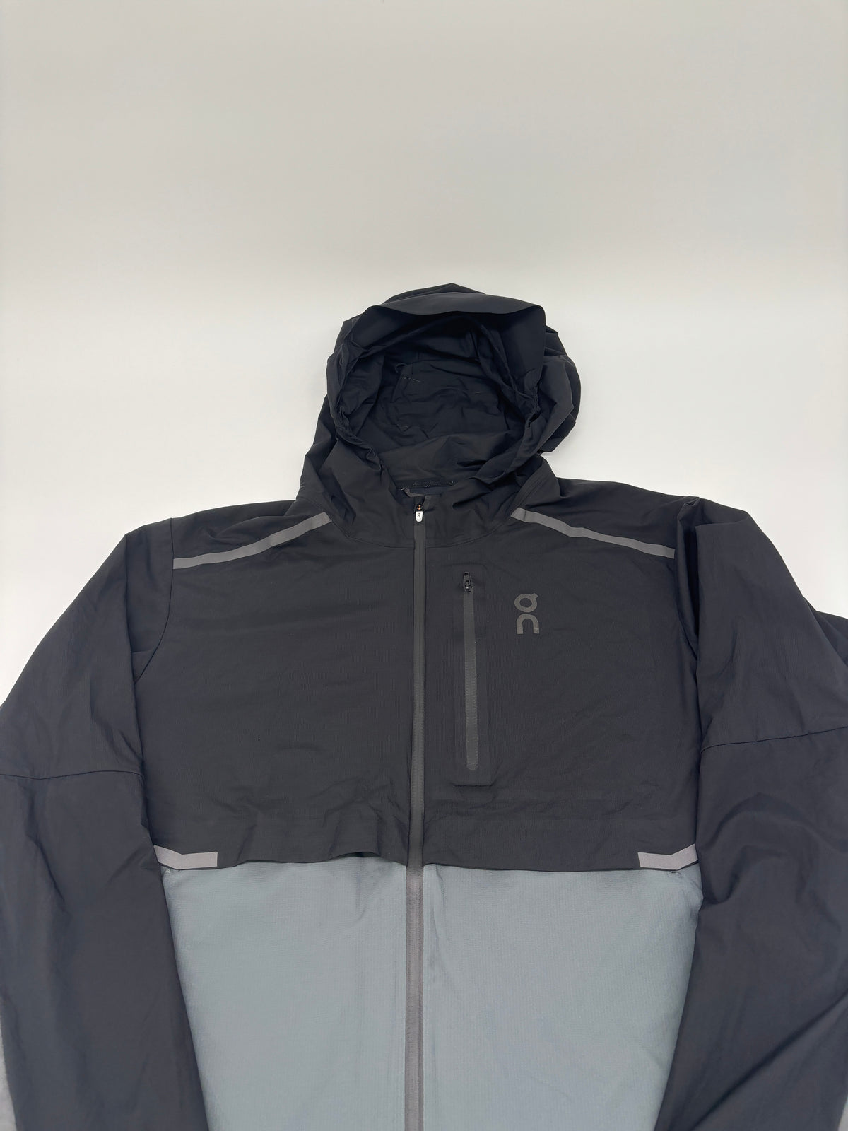 ON RUNNING JACKET