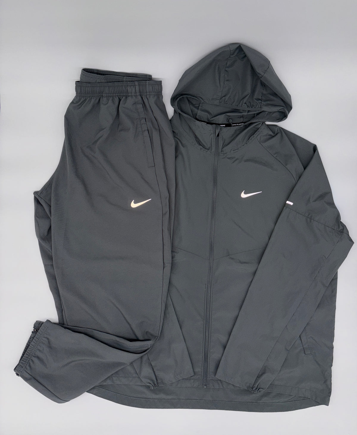 NIKE TRACKSUIT