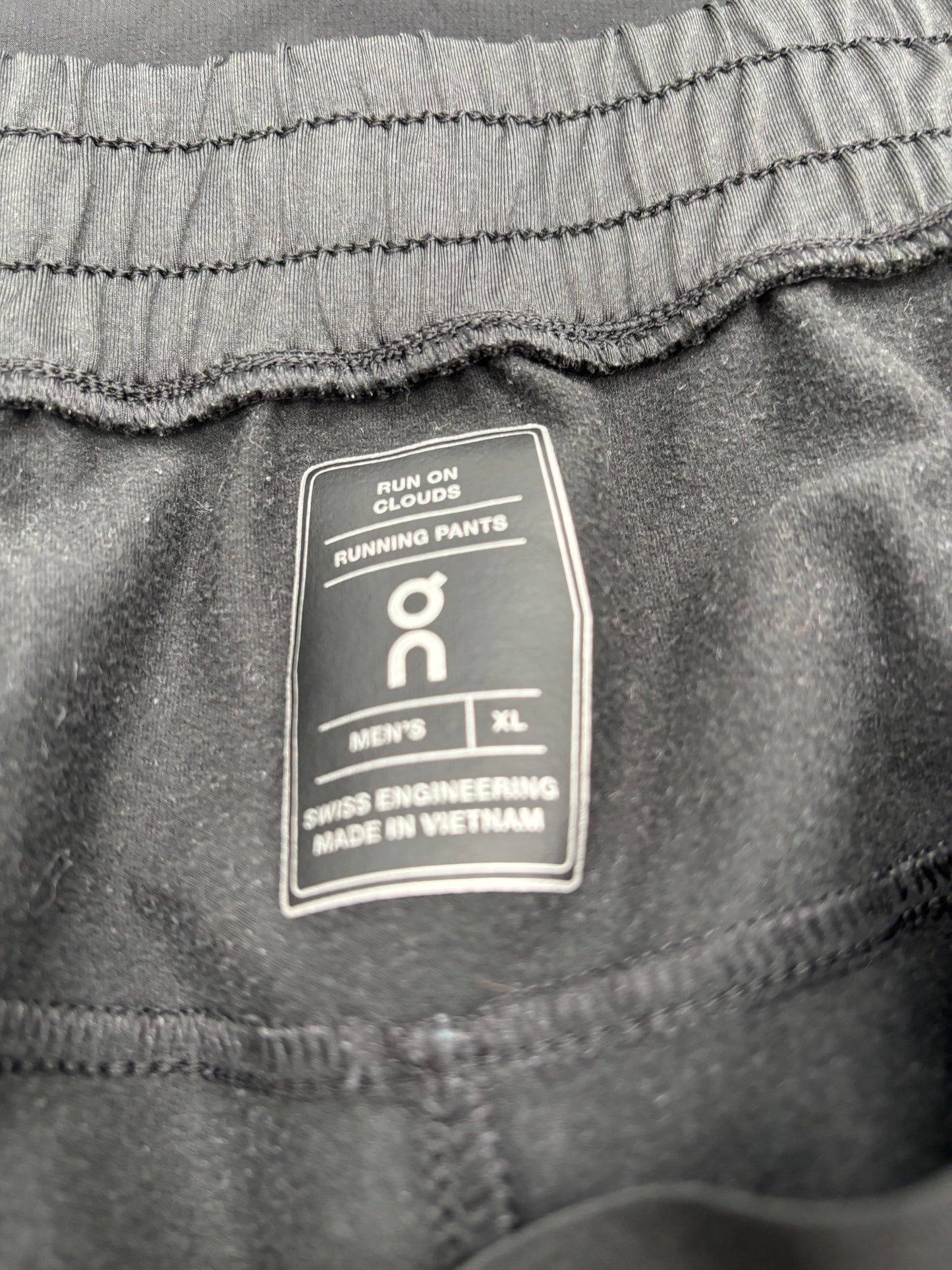 ON RUNNING TRACKSUIT