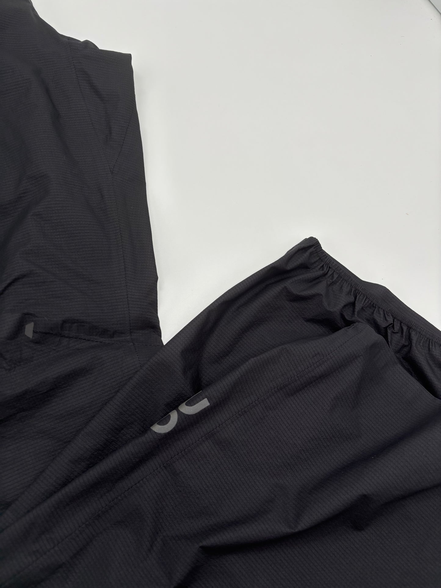 ON RUNNING PANTS