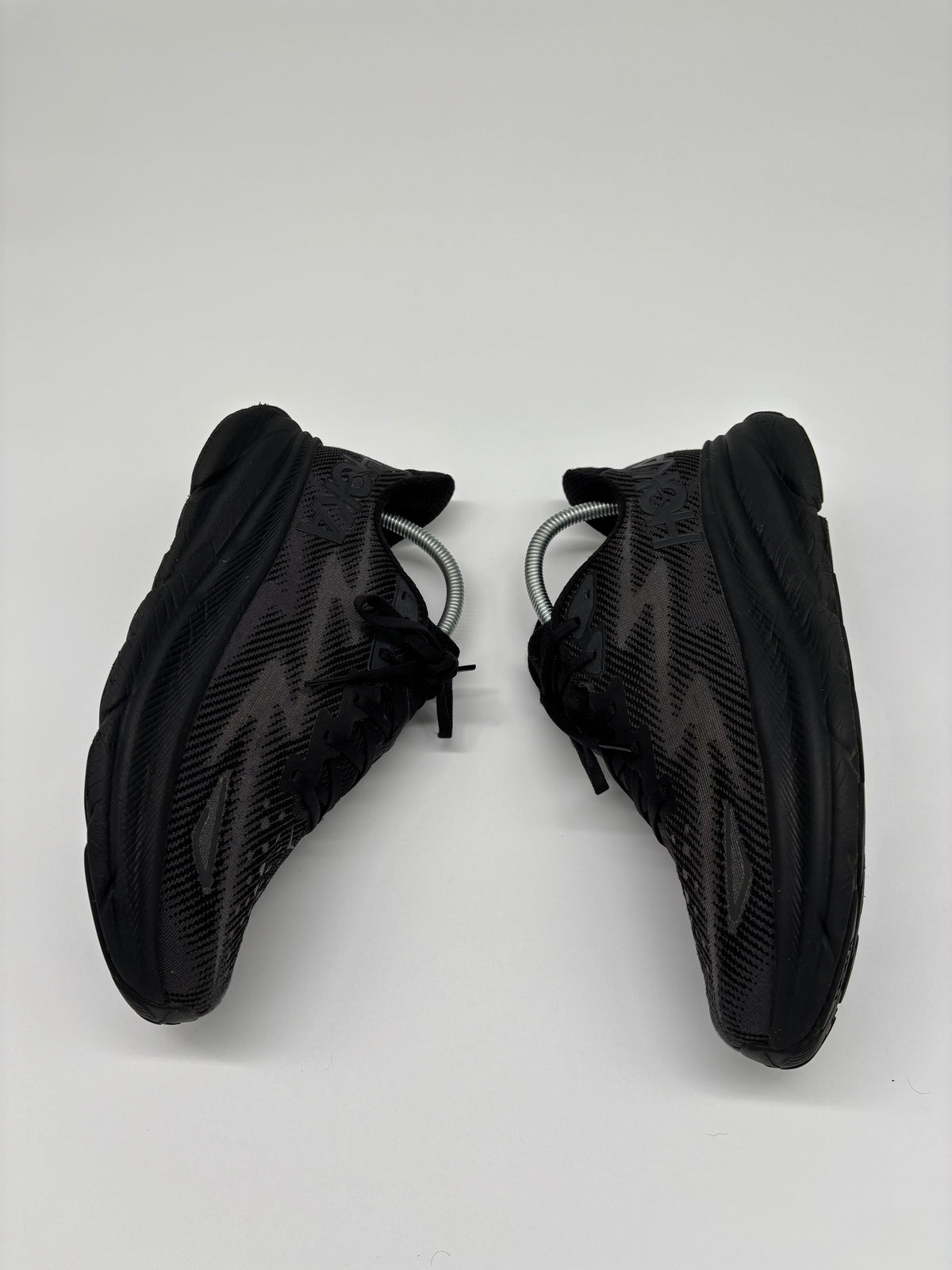 HOKA TRAINERS