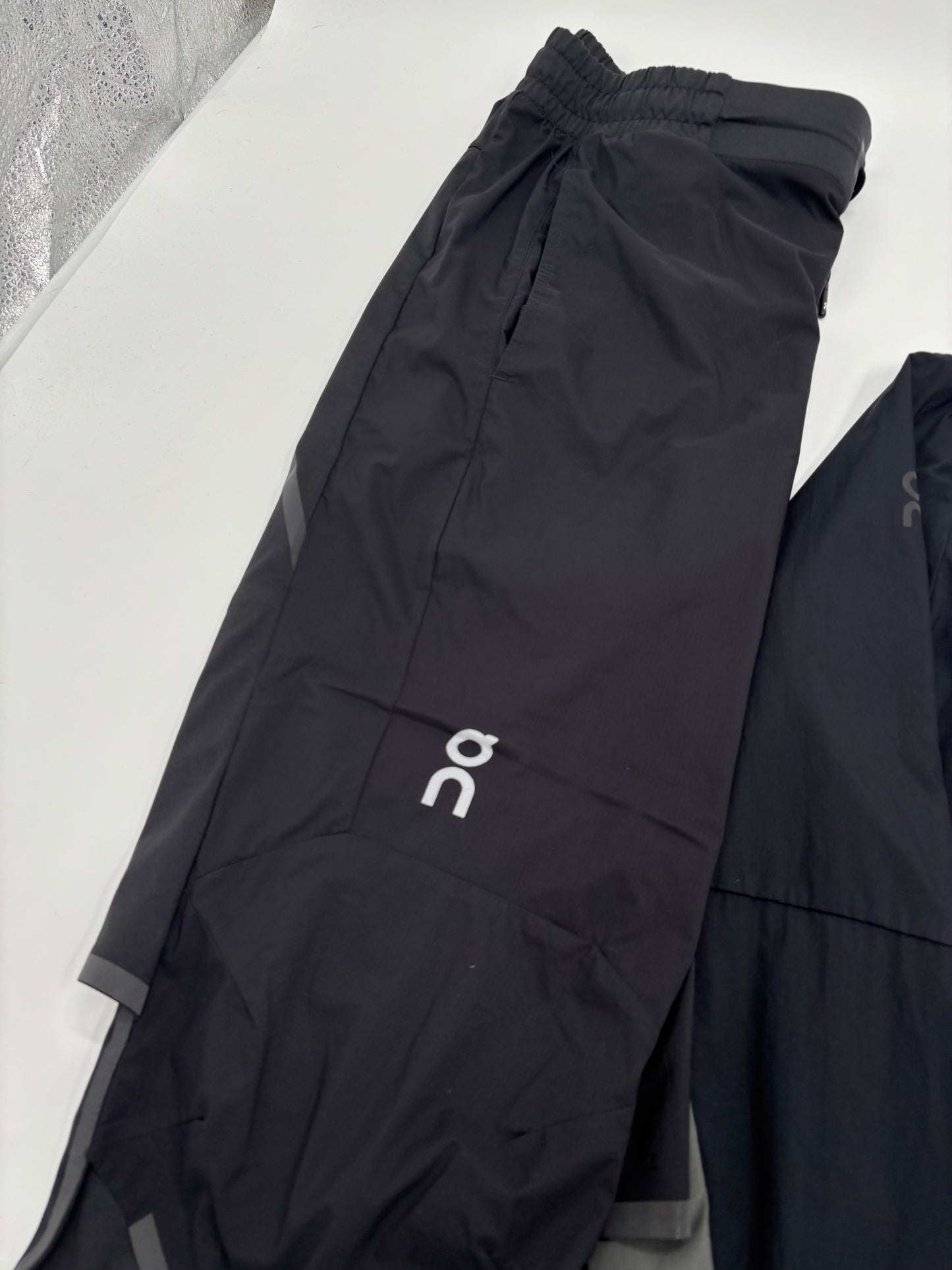 ON RUNNING TRACKSUIT