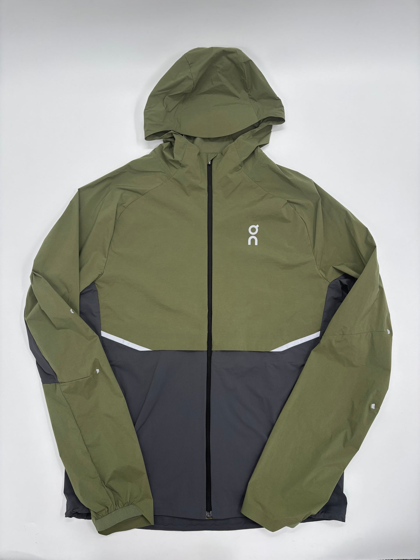 ON RUNNING JACKET