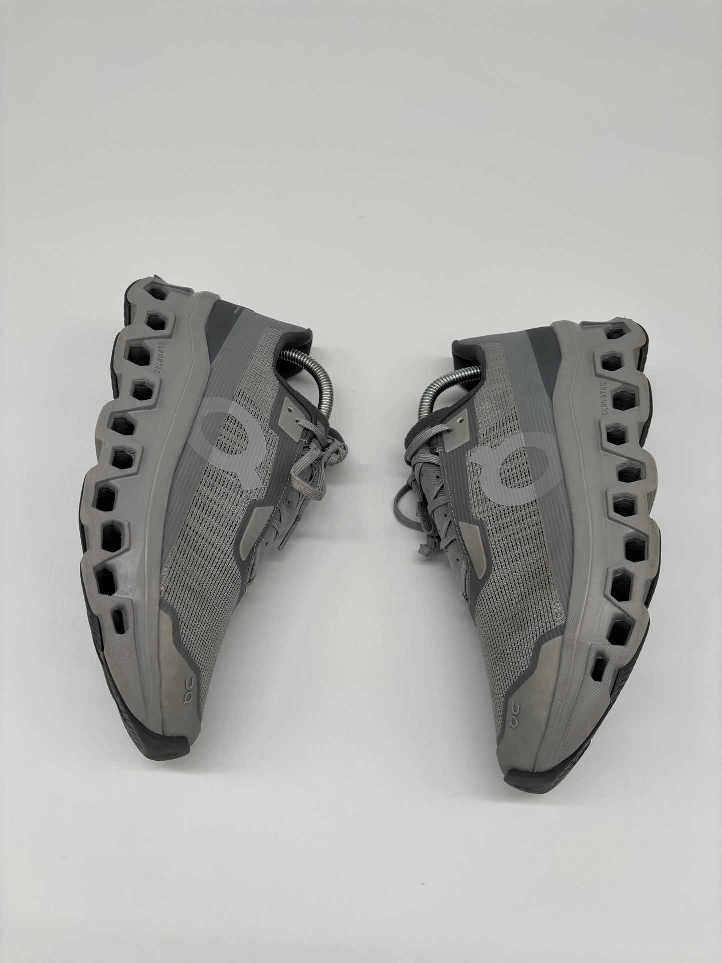 ON RUNNING TRAINERS