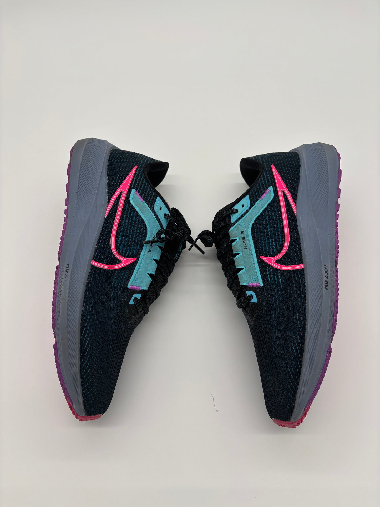 NIKE TRAINERS
