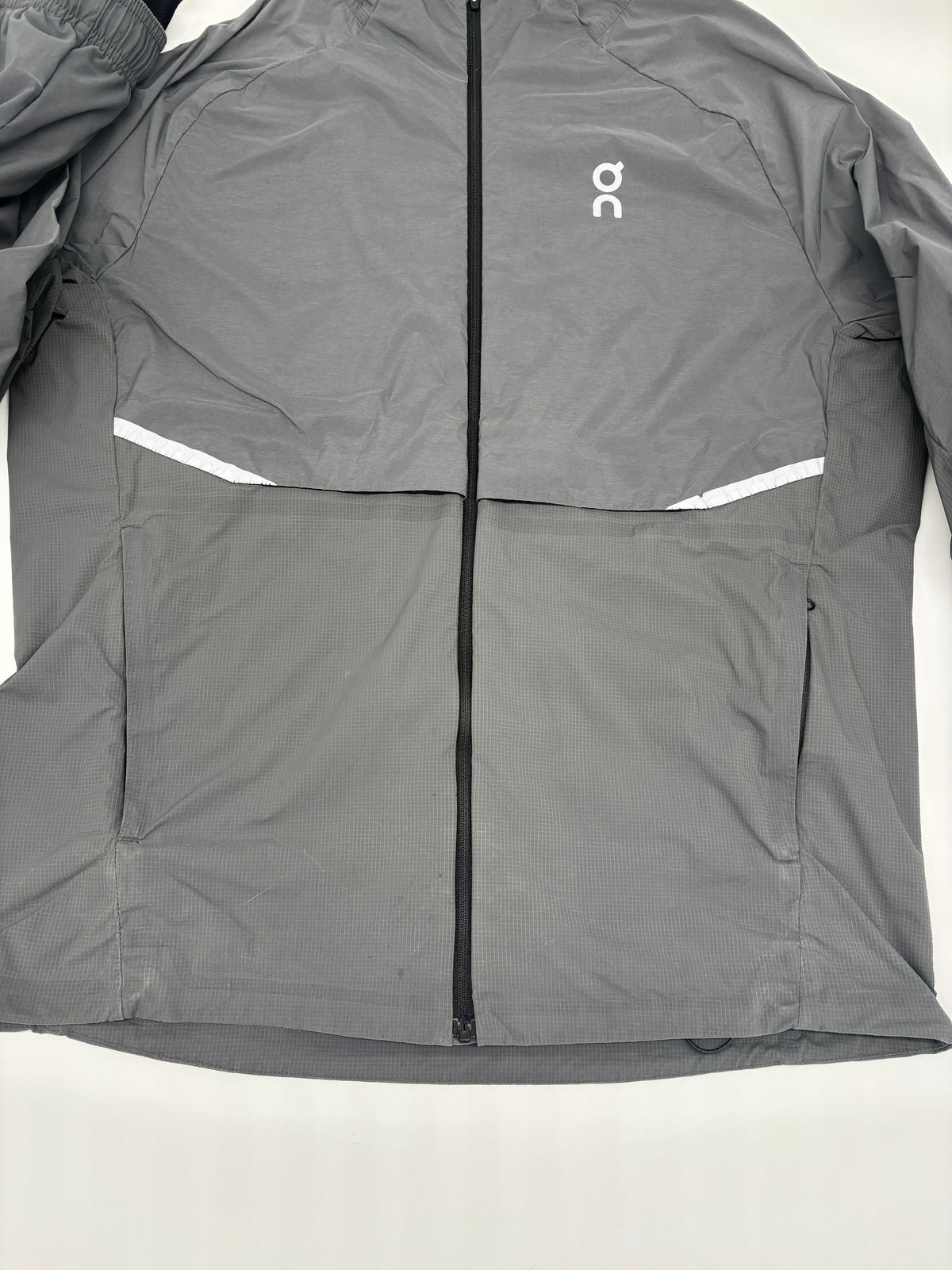 ON RUNNING TRACKSUIT