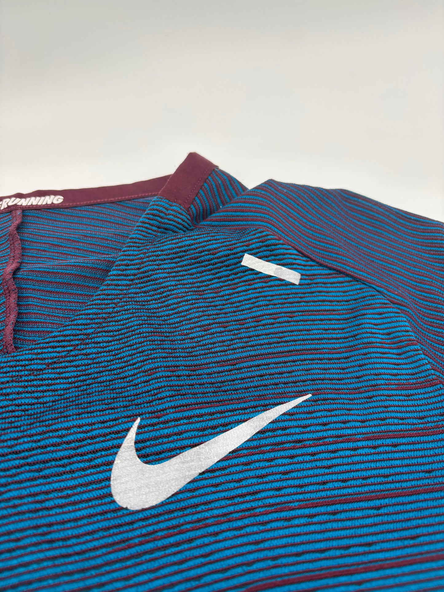 NIKE T-SHIRT