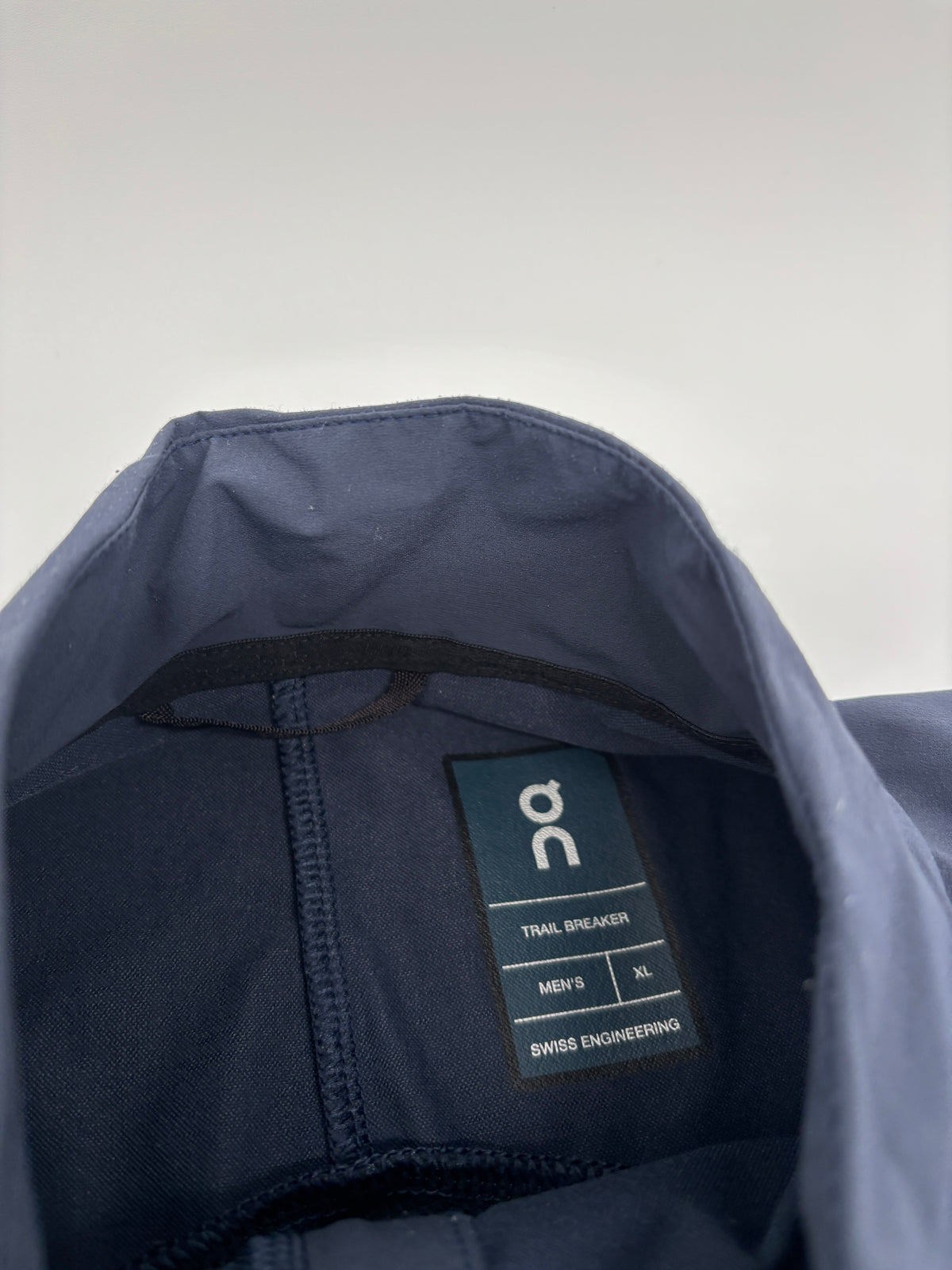 ON RUNNING HALF ZIP