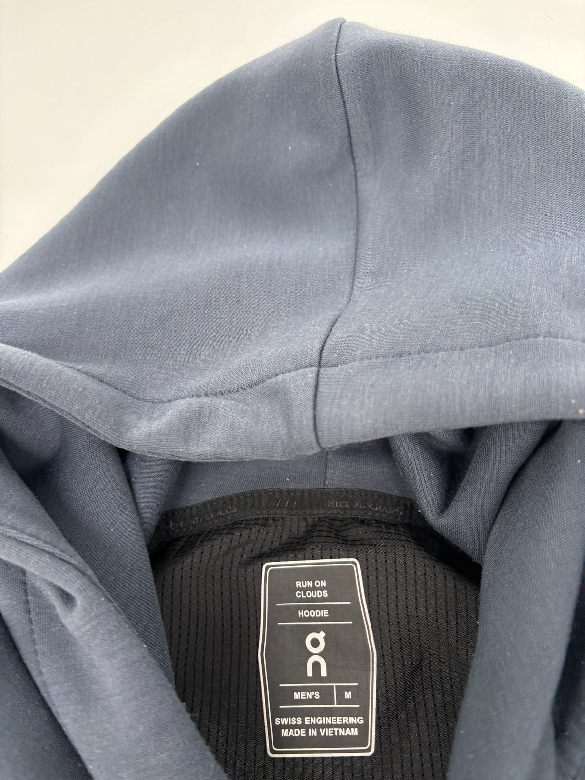 ON RUNNING TRACKSUIT