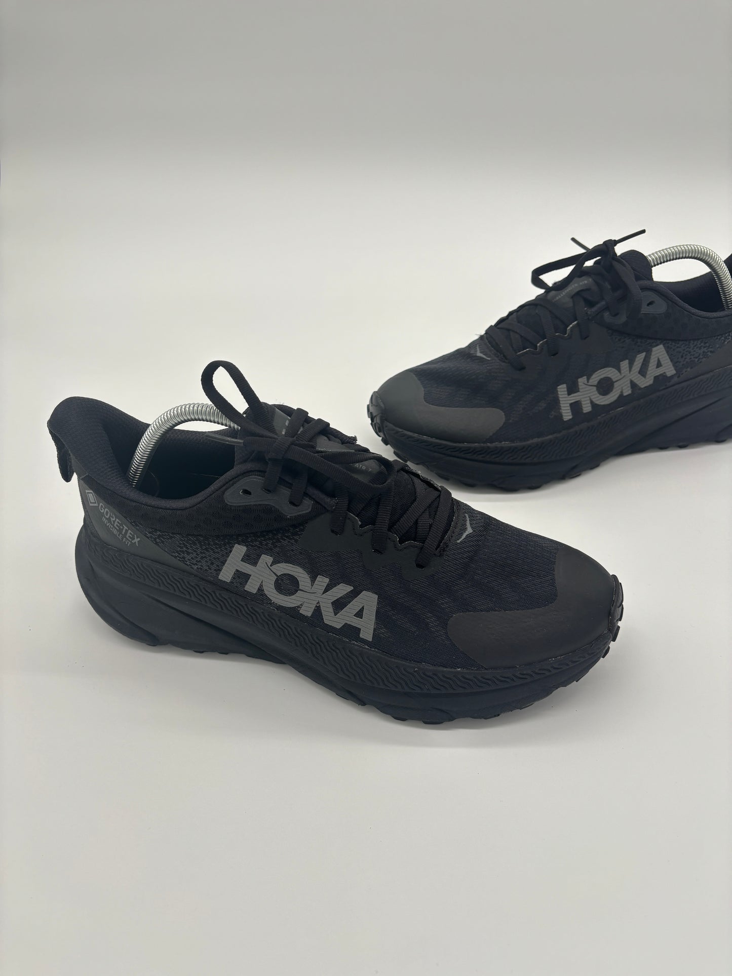 HOKA TRAINERS
