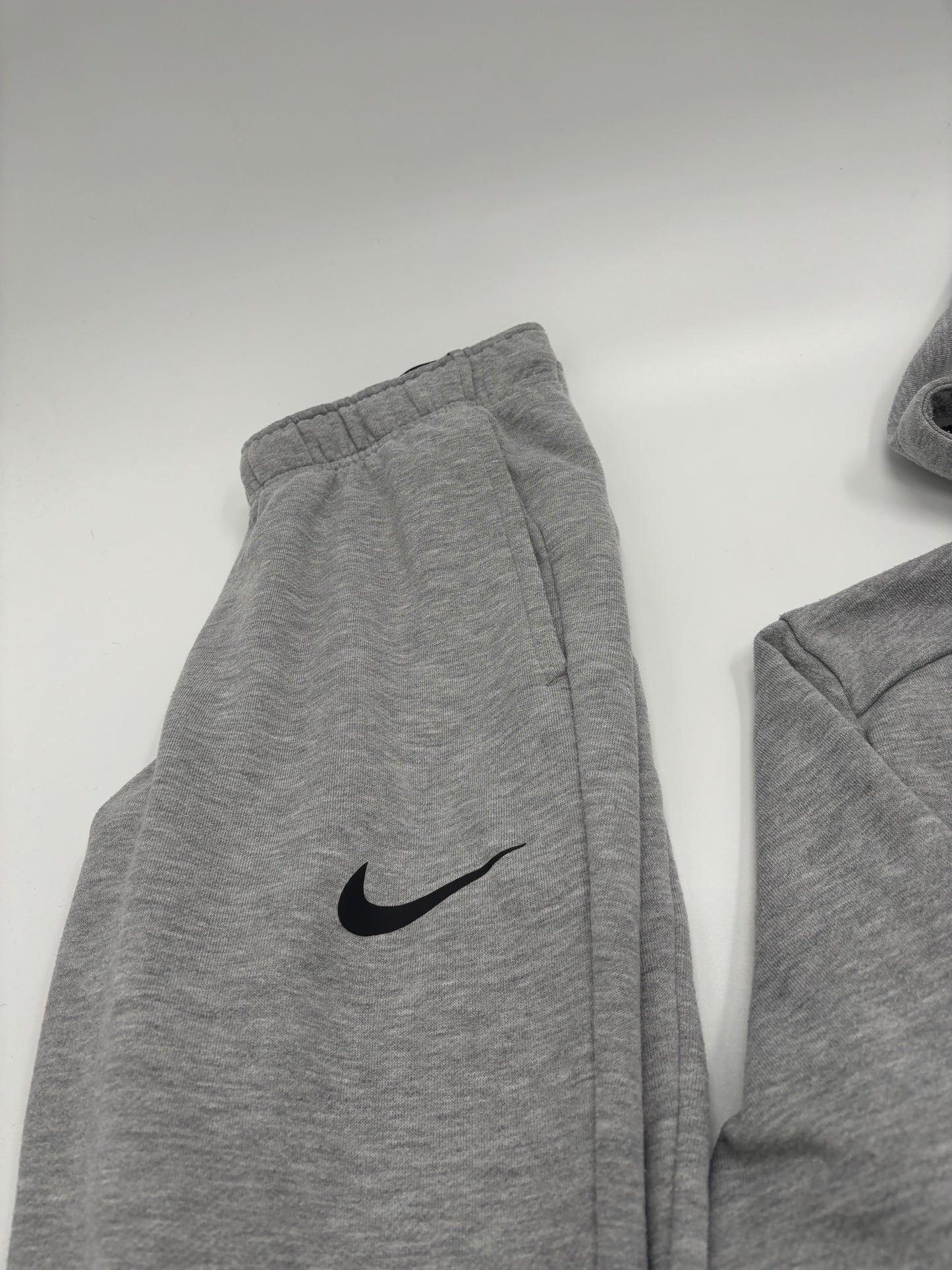 NIKE THERMA TRACKSUIT