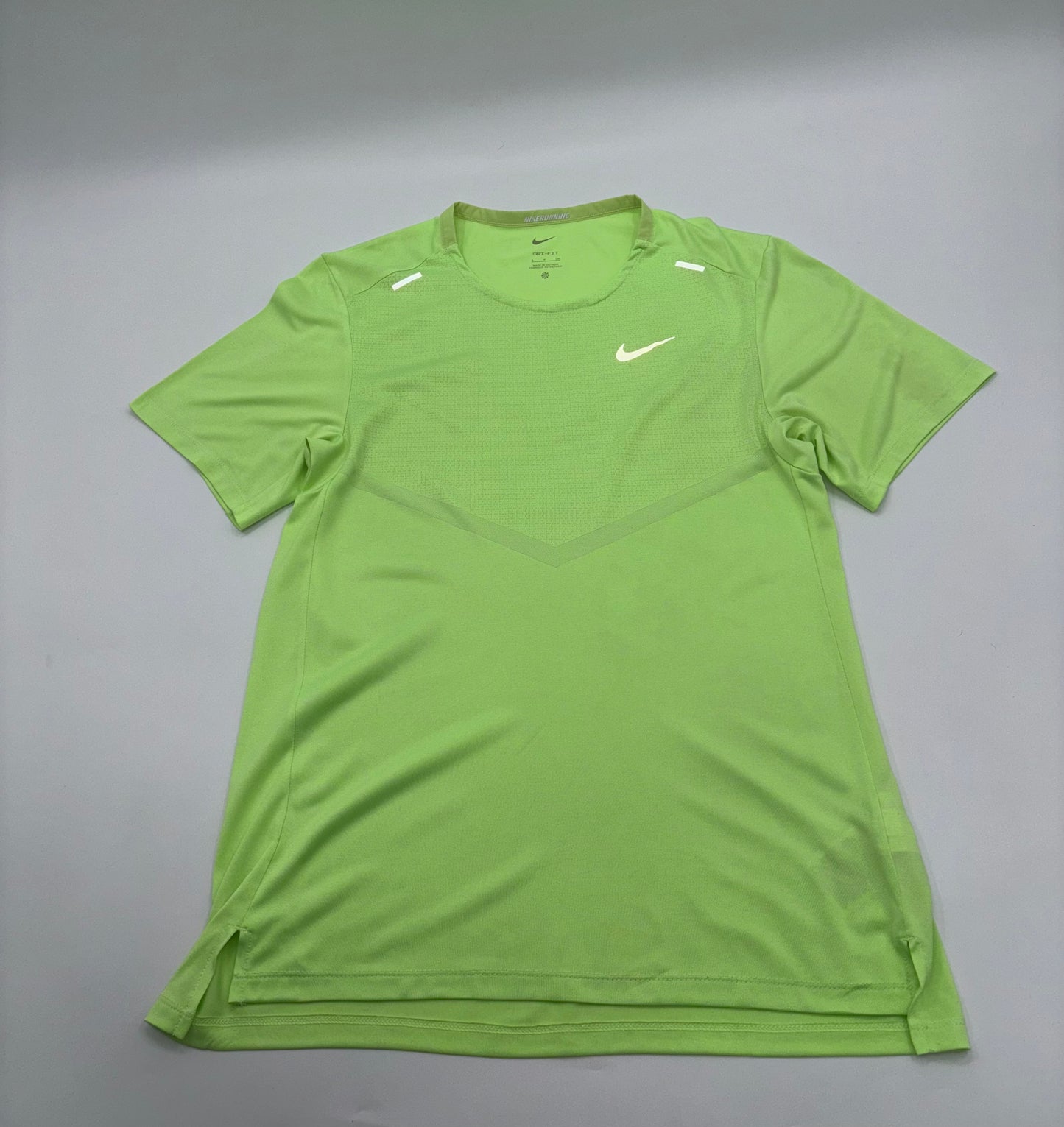 NIKE T-SHIRT