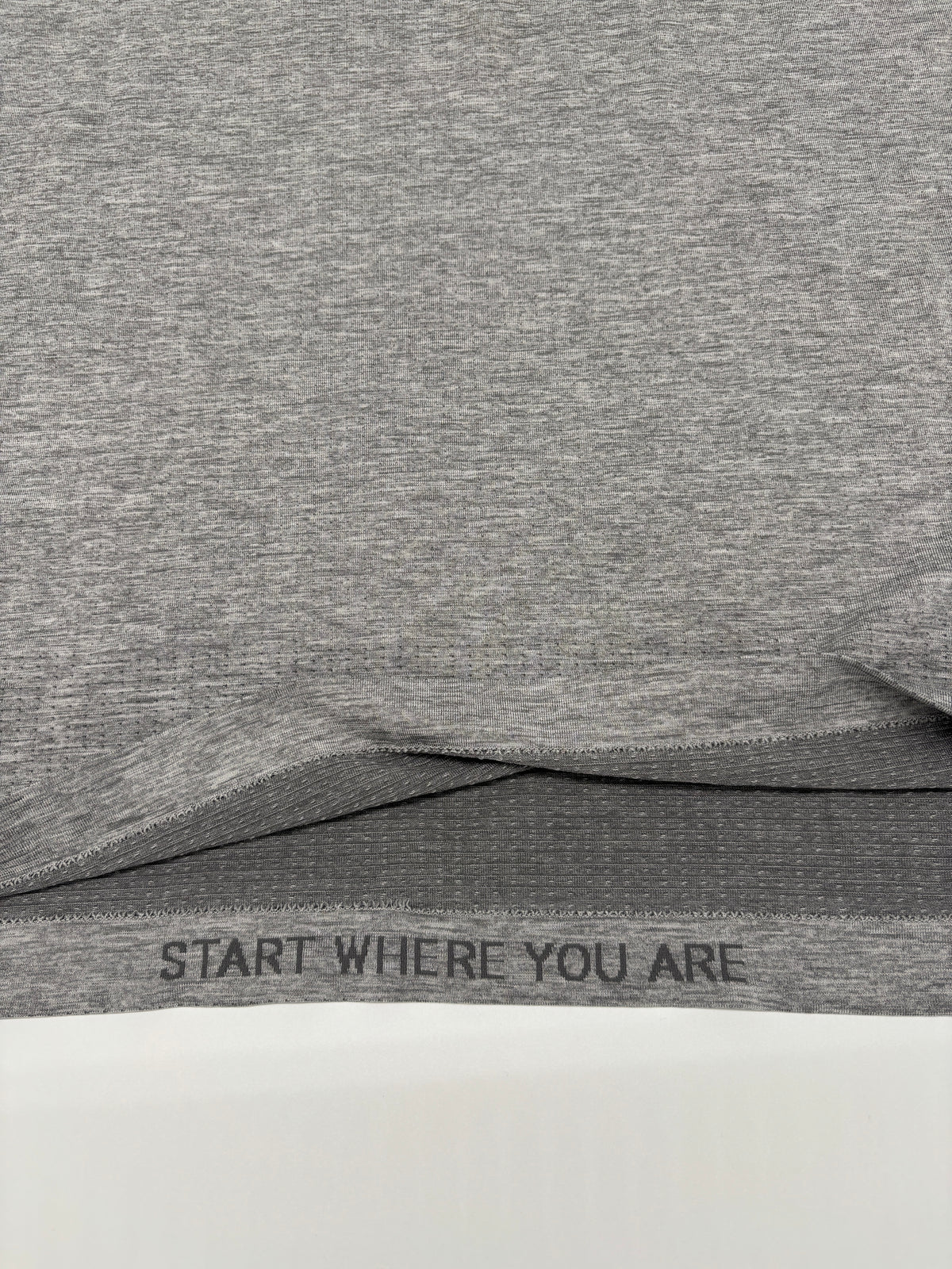 LULULEMON T-SHIRT
