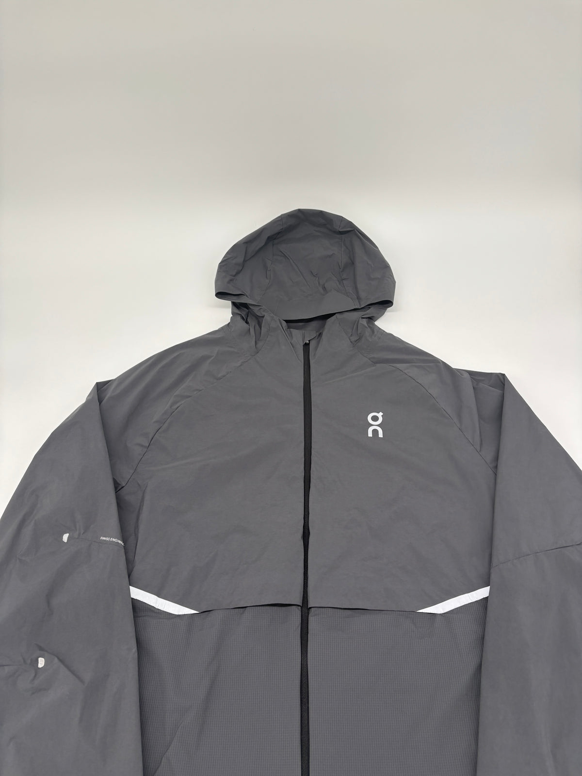 ON RUNNING JACKET
