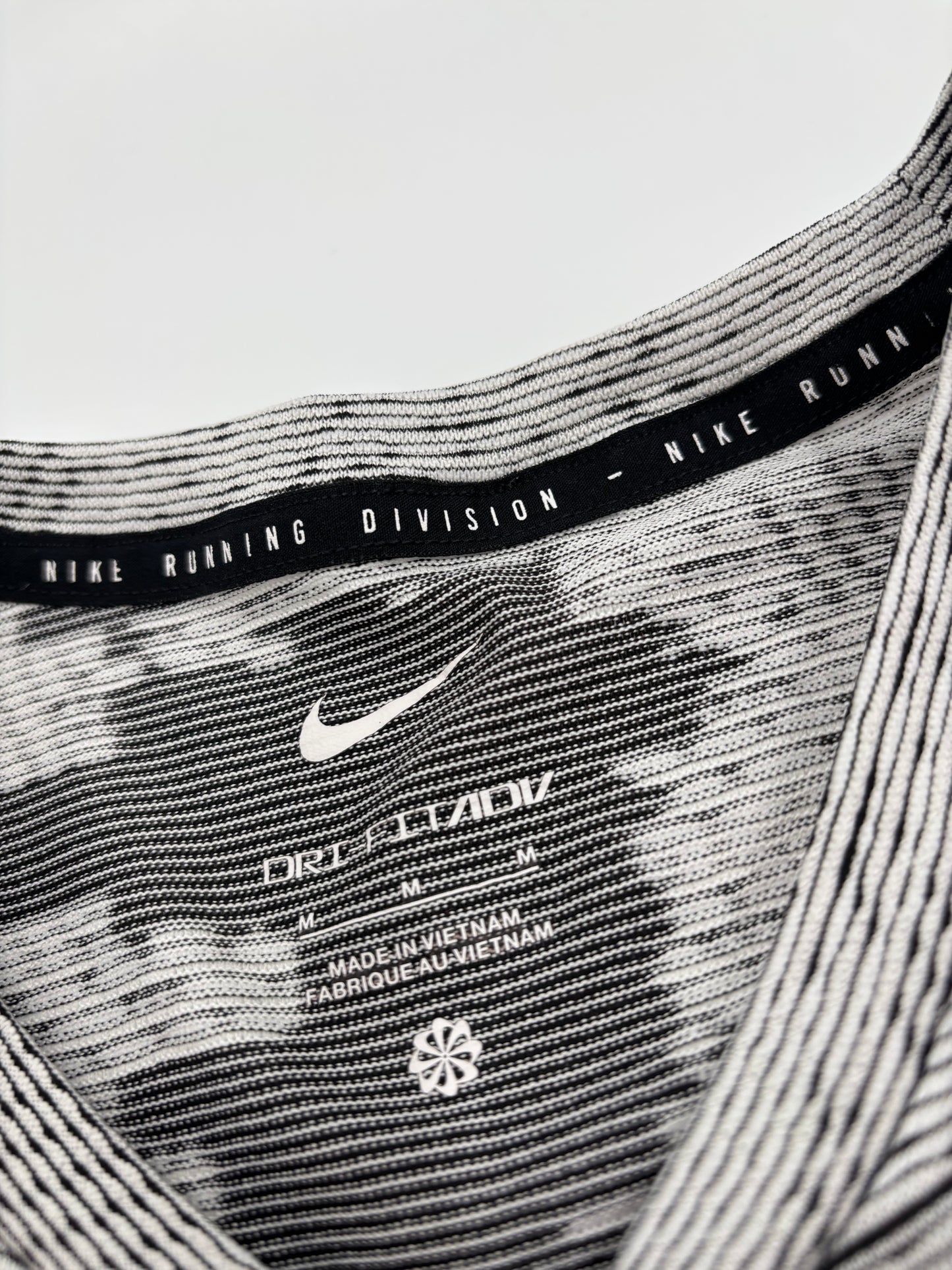NIKE T-SHIRT